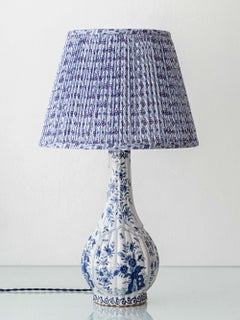 Lampe de table en céramique bleue et blanche de style Delft par Samson, vers 1880-1910