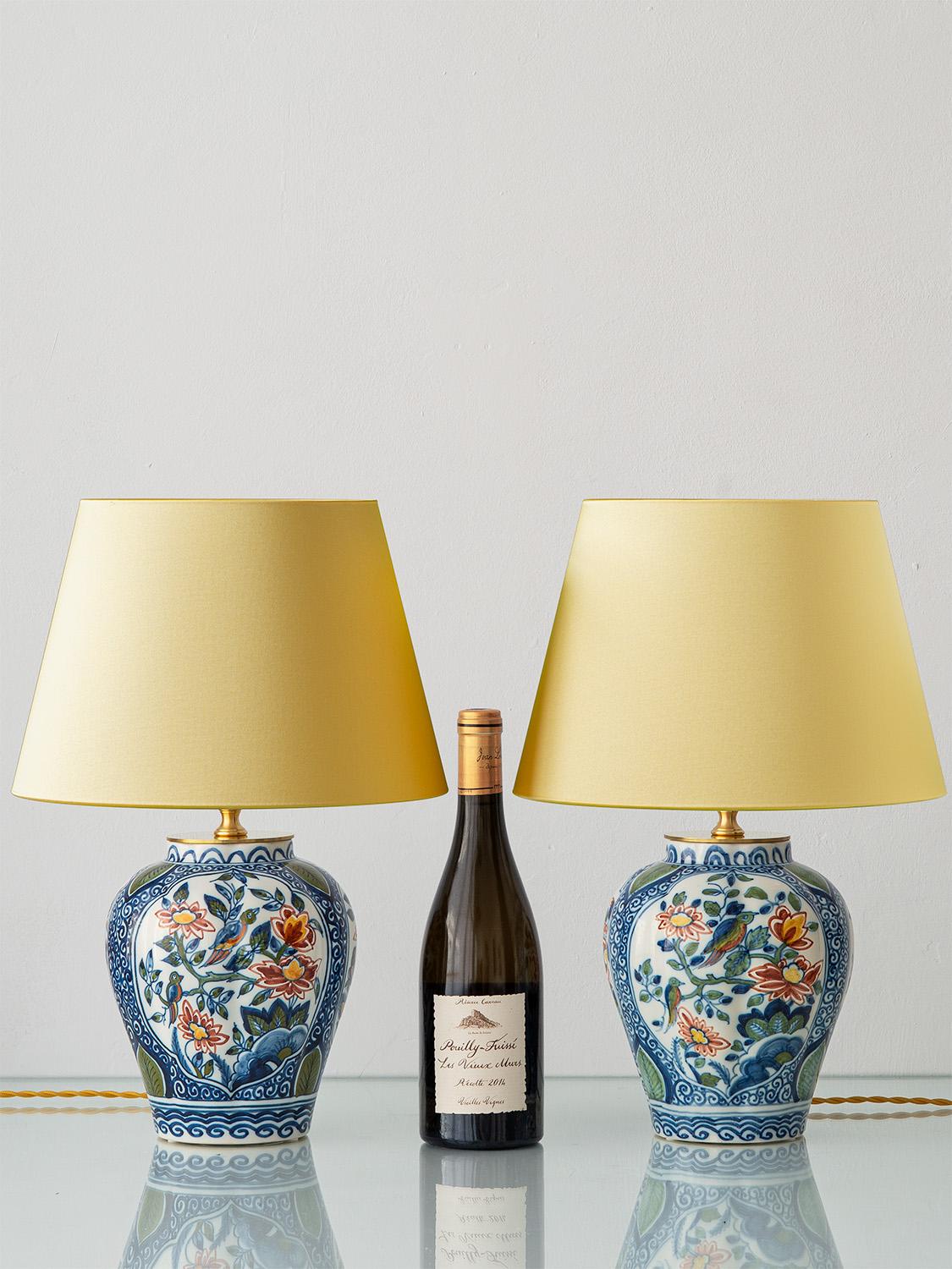Chinoiseries Lampes de table Delft par Tichelaar Makkum (1940-1960) avec nouveaux abat-jour, peintes à la main en vente