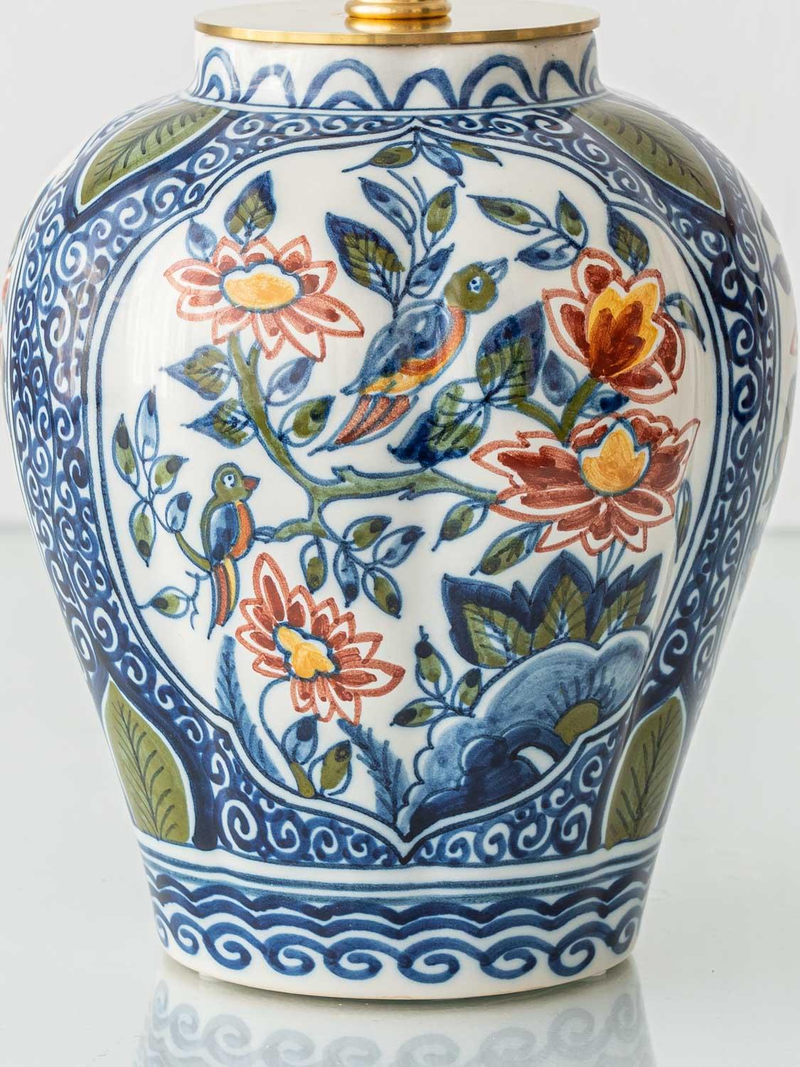 Lampes de table Delft par Tichelaar Makkum (1940-1960) avec nouveaux abat-jour, peintes à la main en vente 1