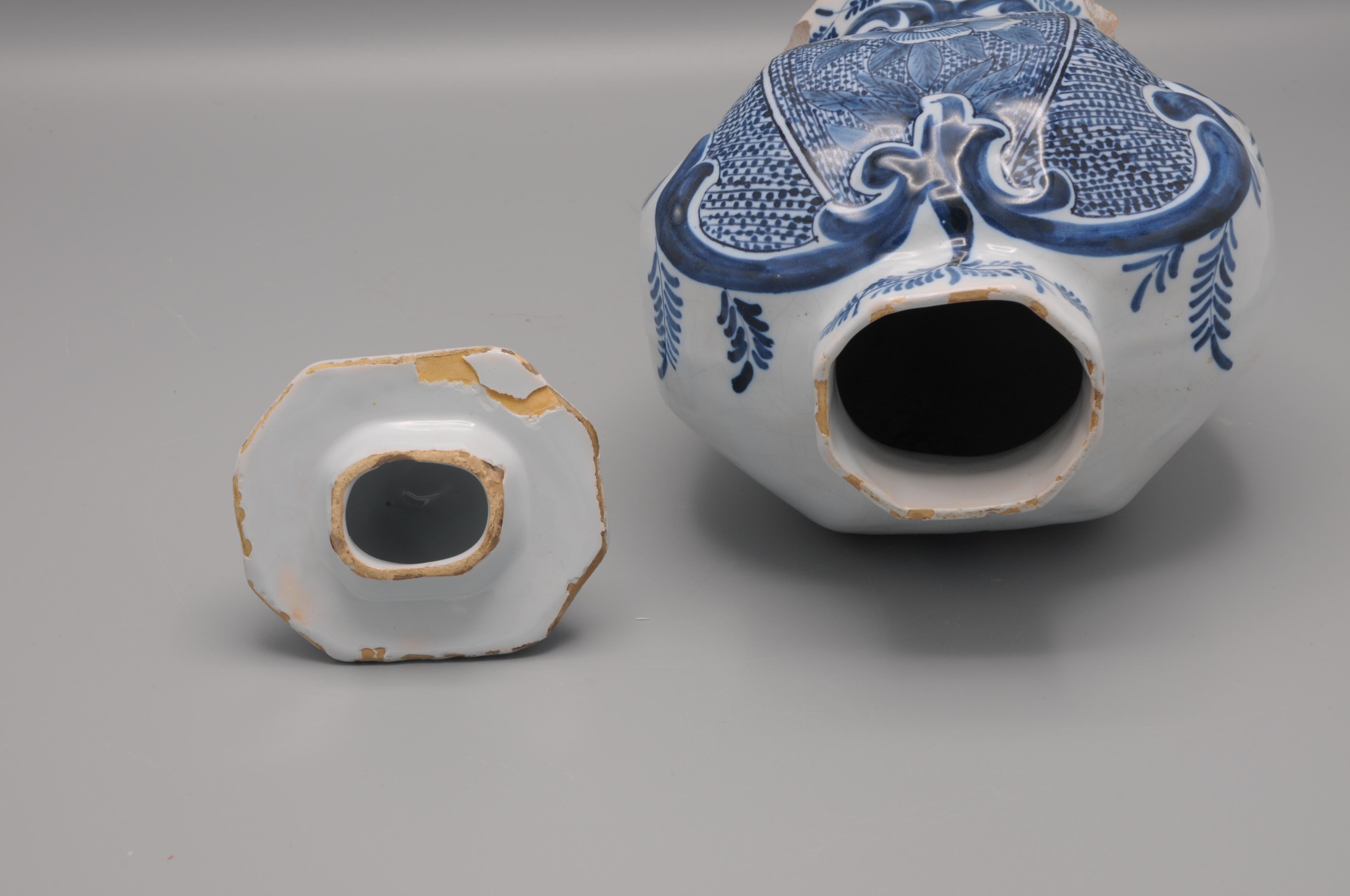 Néerlandais Vase de Delft de fabrication The Lampetkan, 18e siècle en vente
