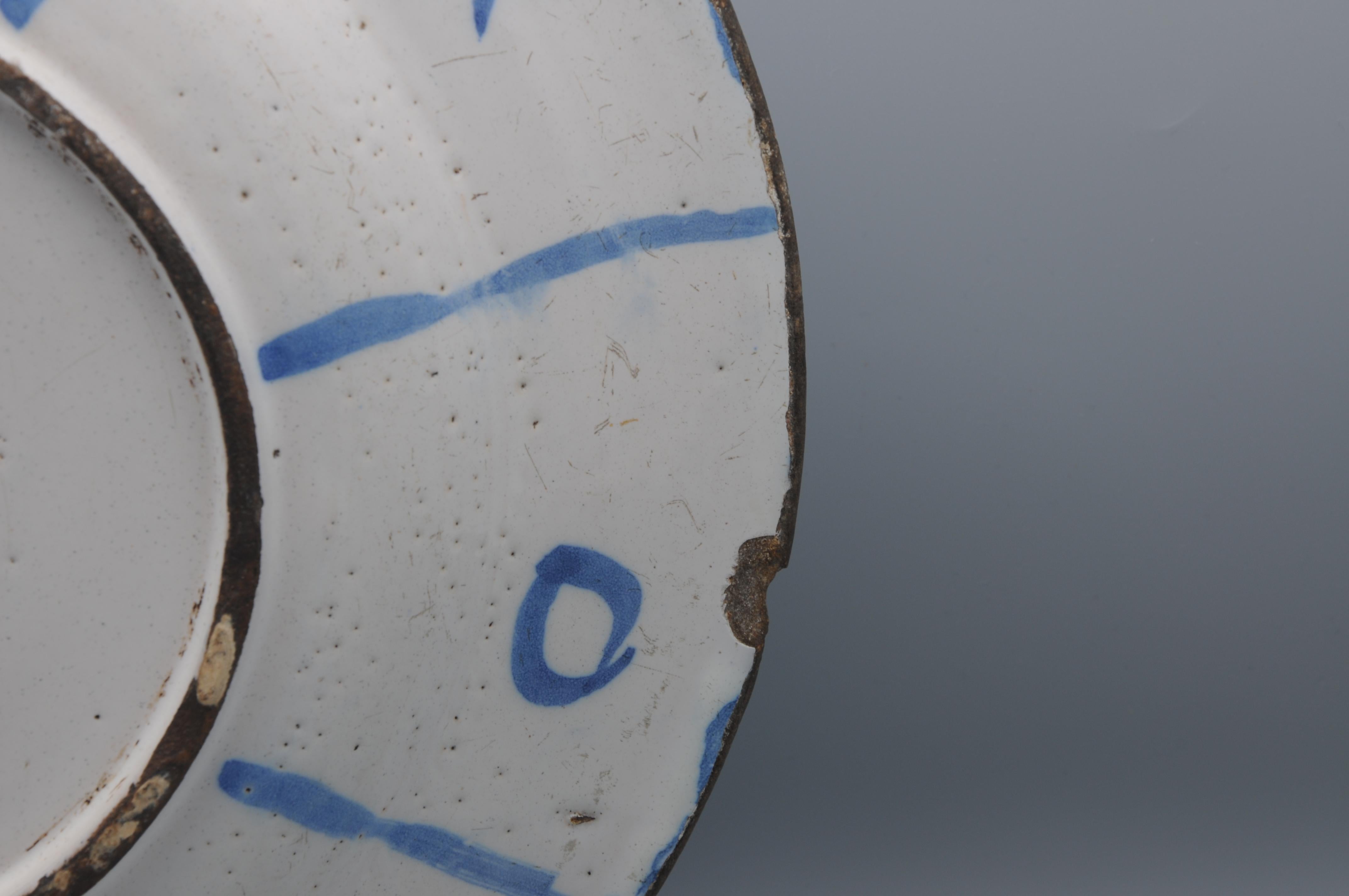 Delft - Wanli style 'Kraak' Charger - 17th century For Sale 5