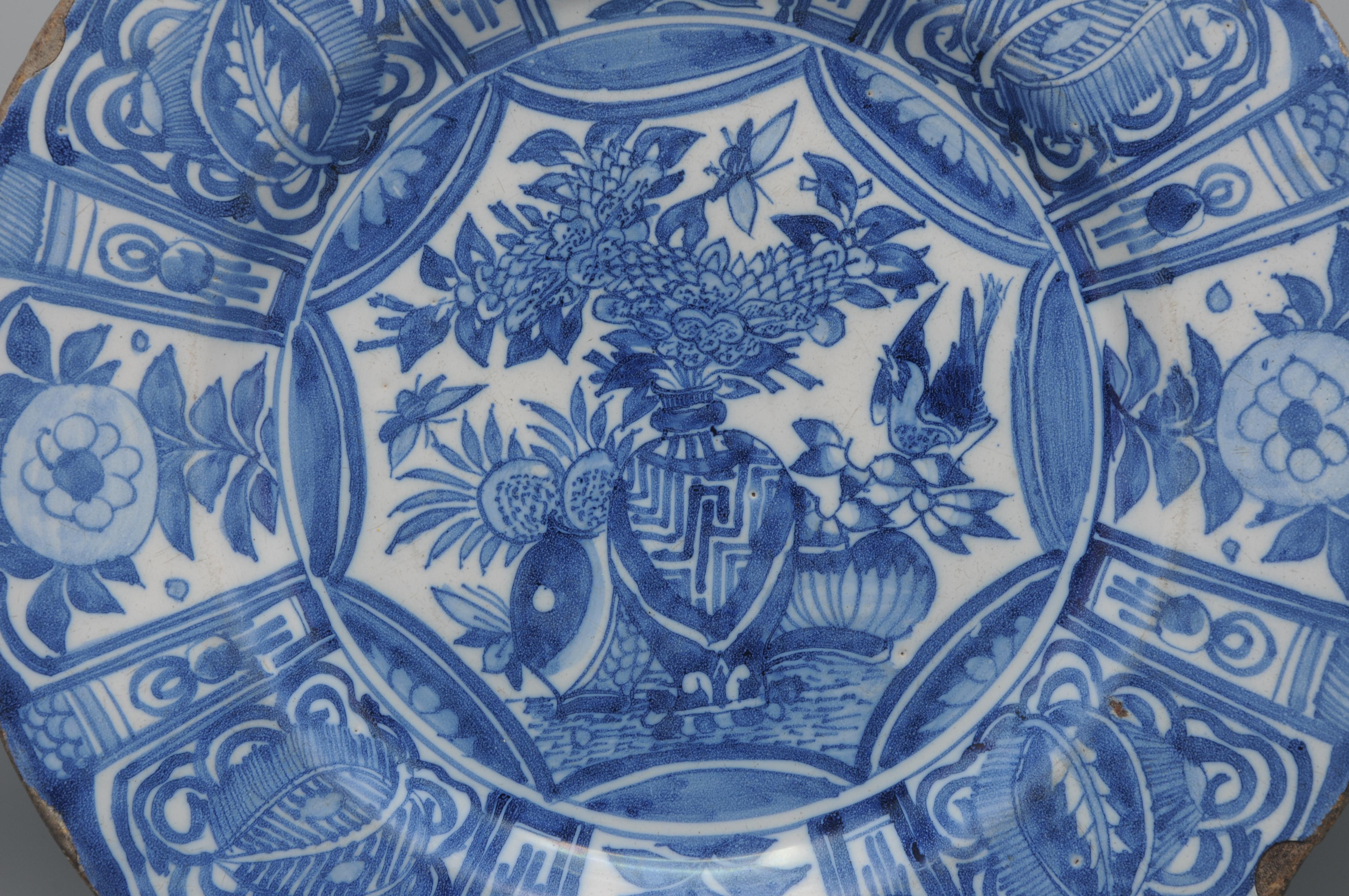 Chinoiserie Delft - Wanli style 'Kraak' Charger - 17th century For Sale