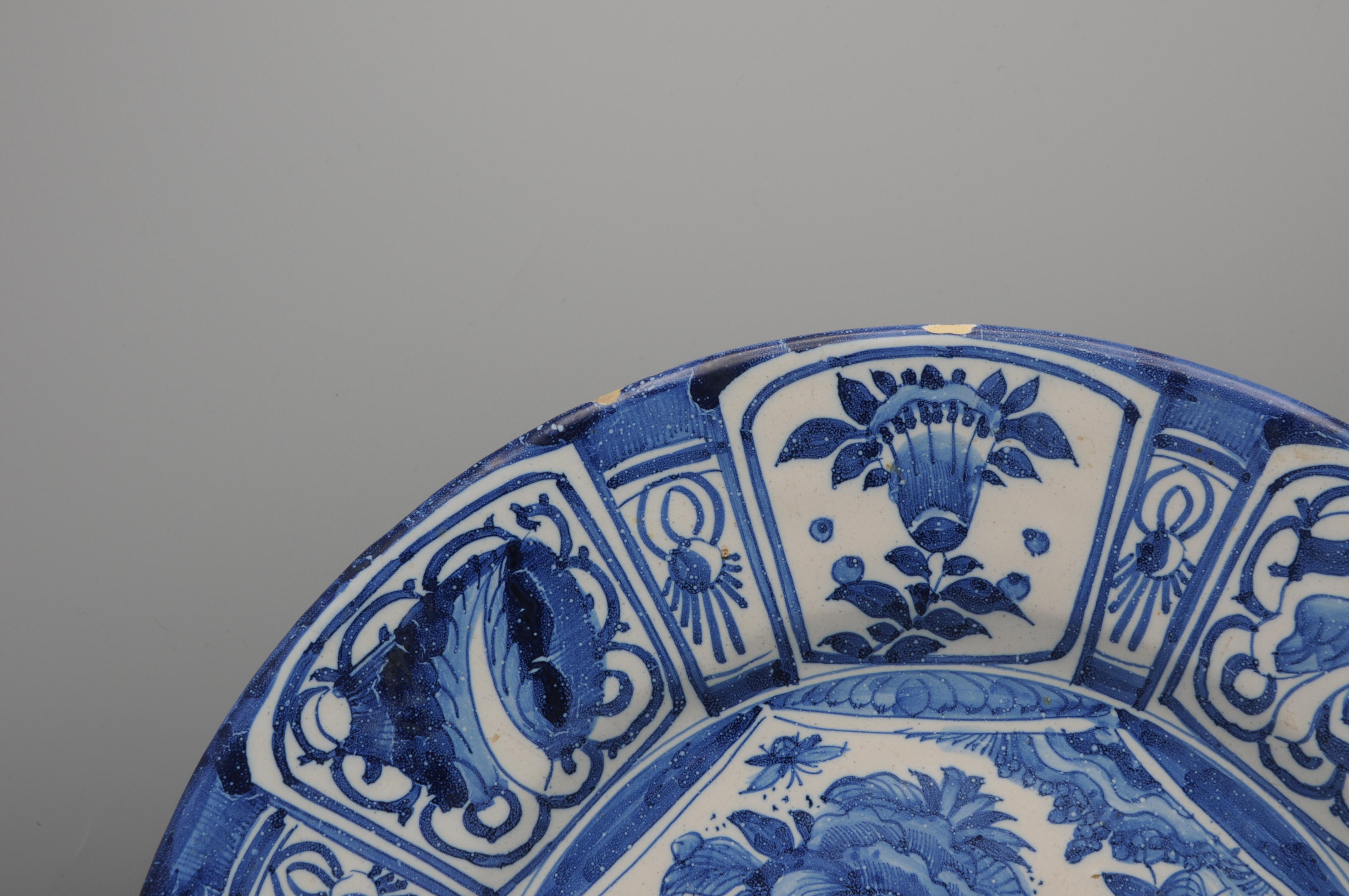 Néerlandais Assiette de présentation 'Kraak' de Delft - style Wanli - 17ème siècle en vente