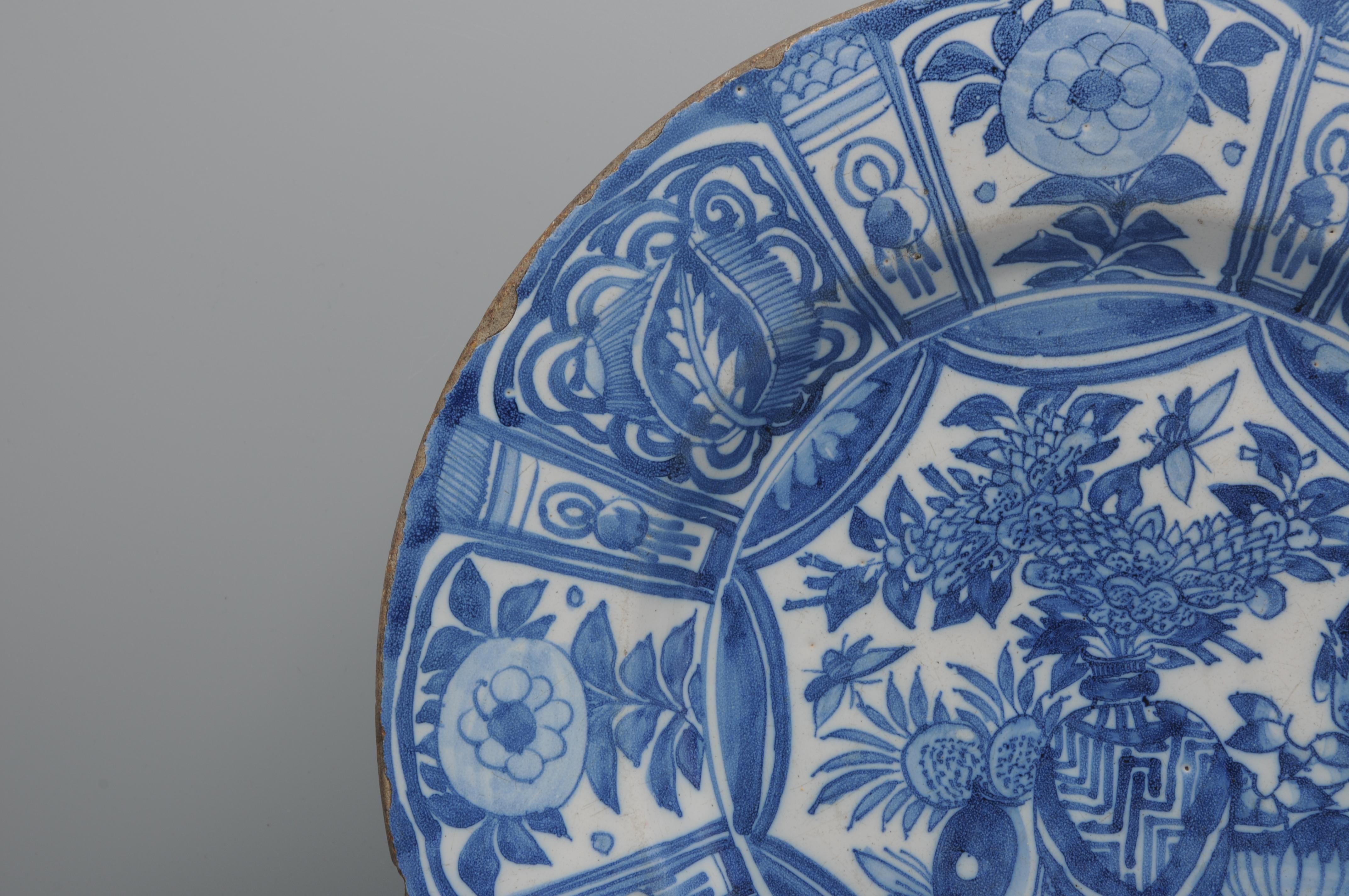 Glazed Delft - Wanli style 'Kraak' Charger - 17th century For Sale