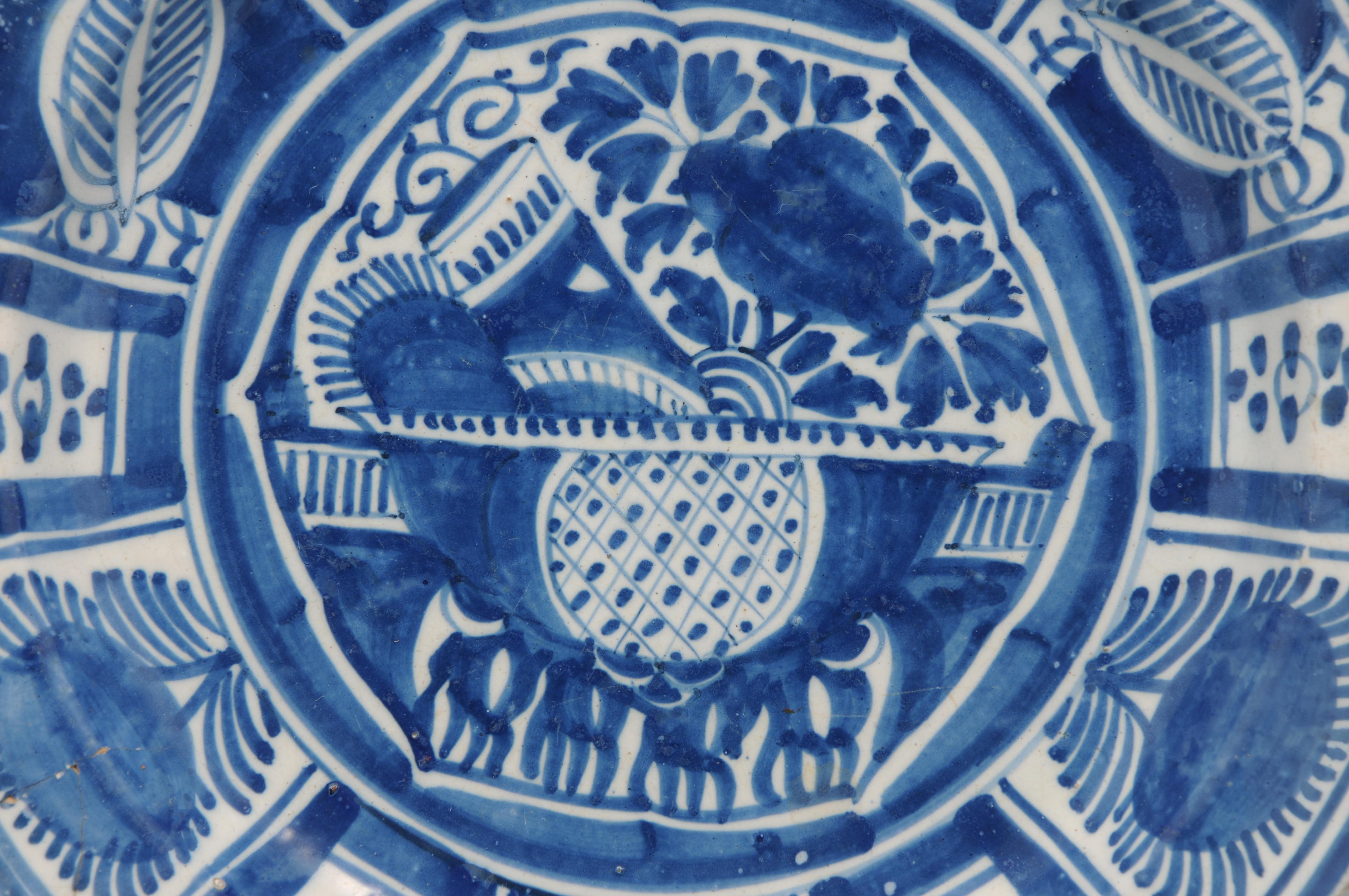 Chinoiseries Delft - Plat 'Kraak' de style Wanli - fin 17e / début 18e siècle en vente