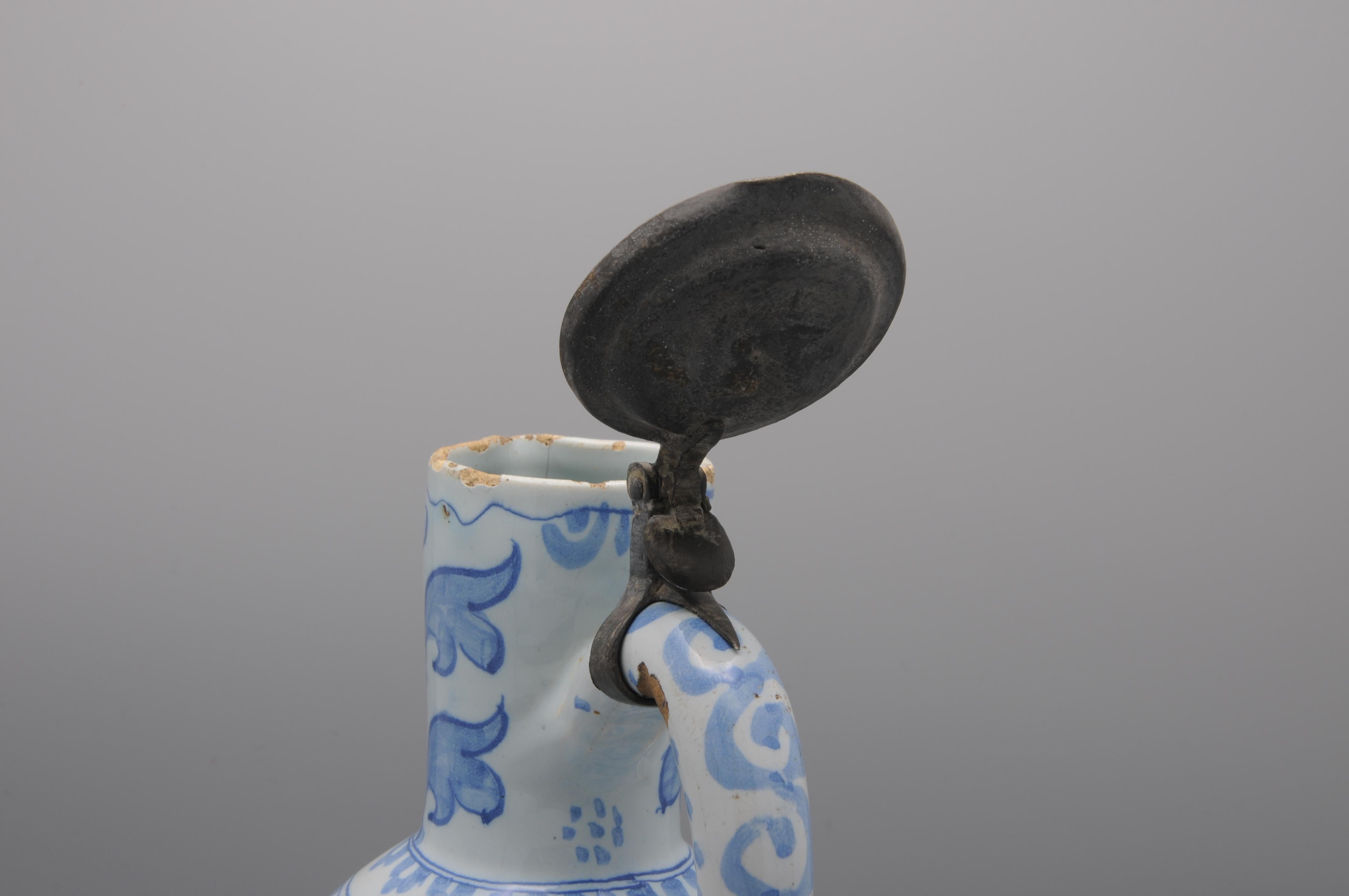 Delft - Pichet de style Wanli à décor de chinoiseries, seconde moitié du XVIIe siècle en vente 2