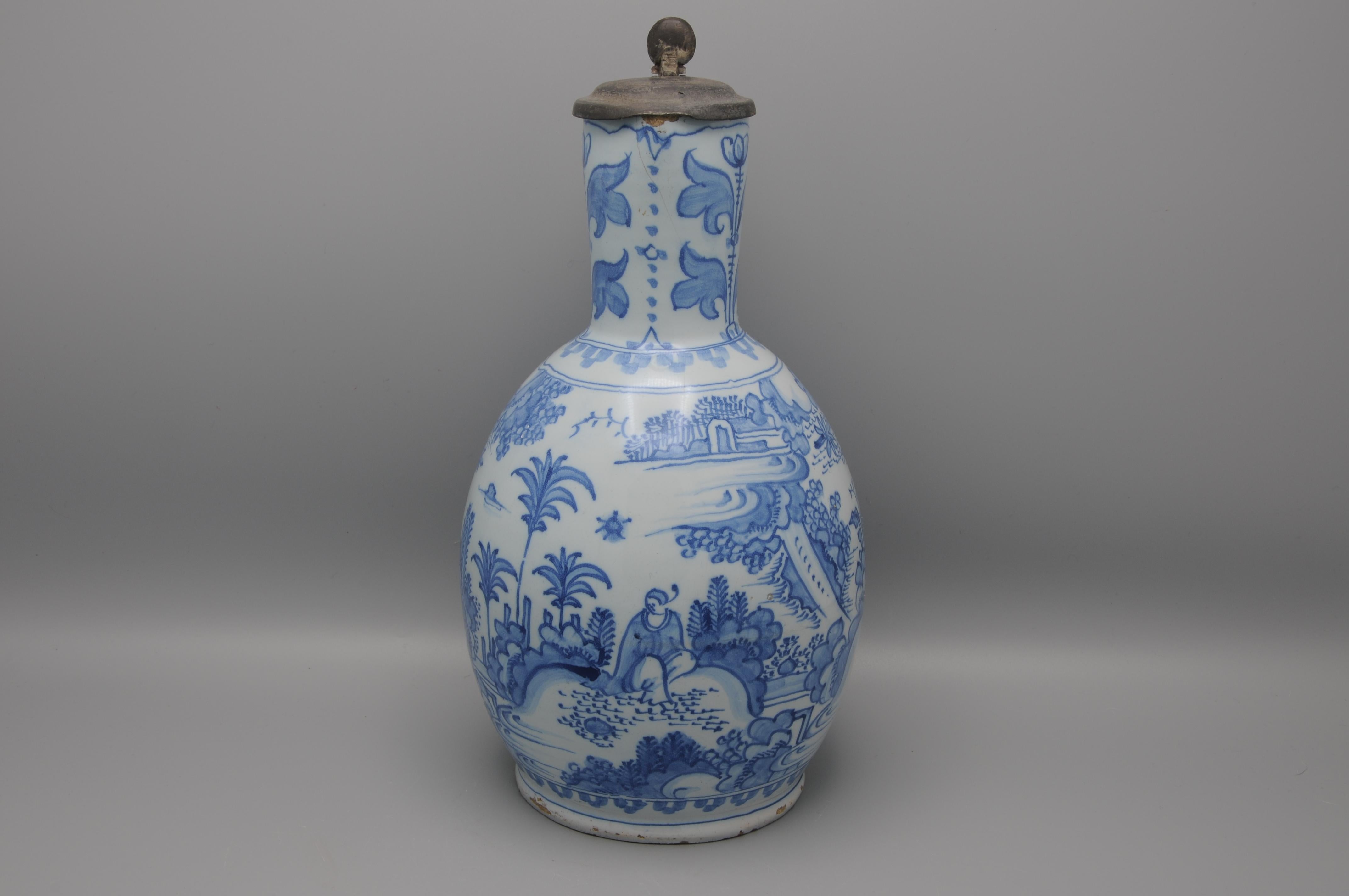 Delft - Pichet de style Wanli à décor de chinoiseries, seconde moitié du XVIIe siècle en vente 8