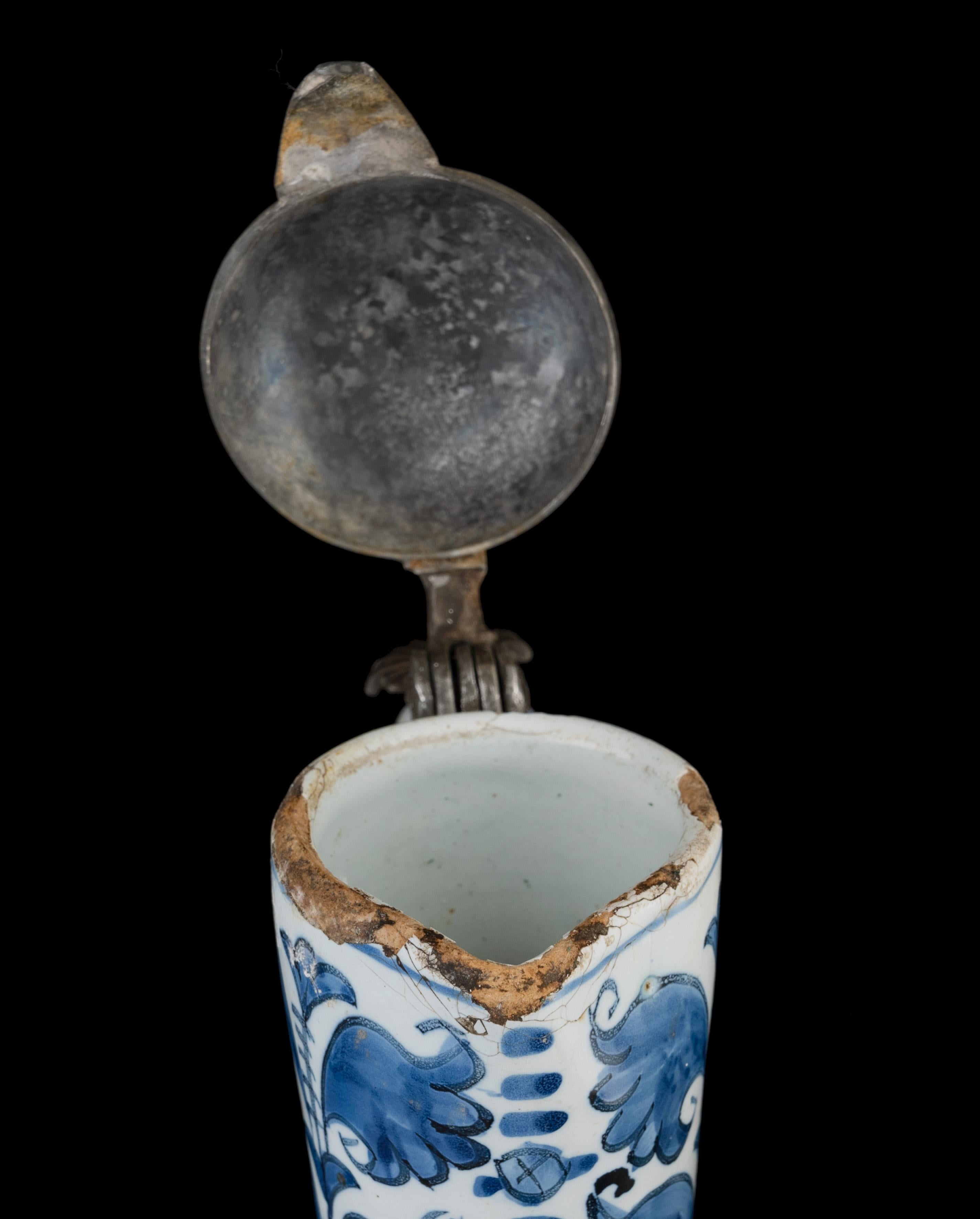 Ceramic Delft, Wine jar with peacock and birds 1690-1700 For Sale