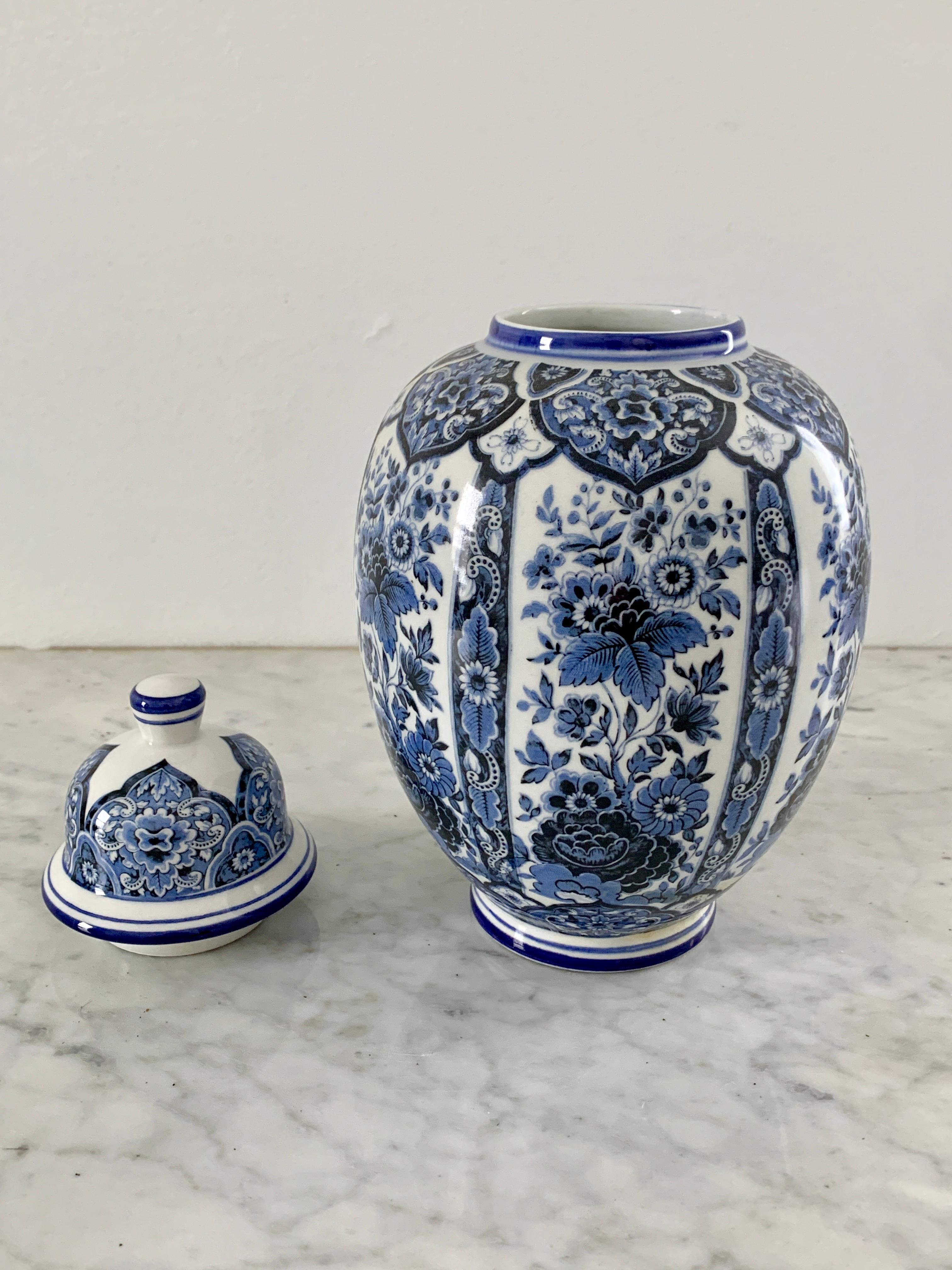Delfts Blue and White Chinoiserie Porcelain Ginger Jar by Ardalt Blue Delfia For Sale 1