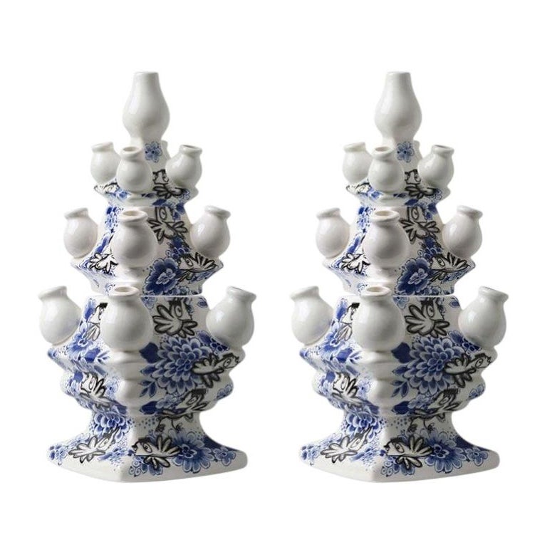 Dutch Delfts Blue colored Tulip vase set Designed by van Loes van Delft