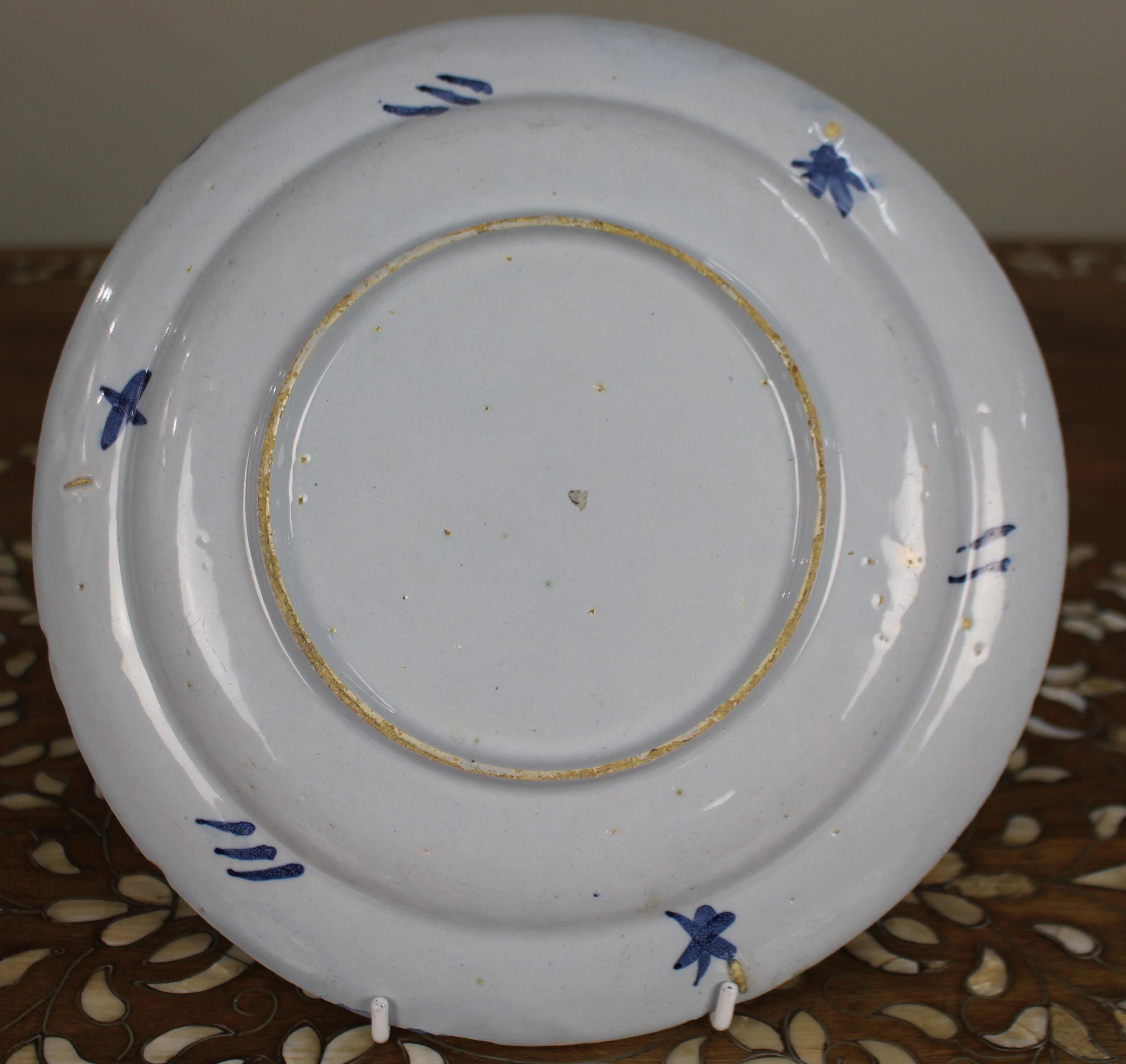 Delfter Chinoiserie-Teller, um 1760 (Glasiert) im Angebot