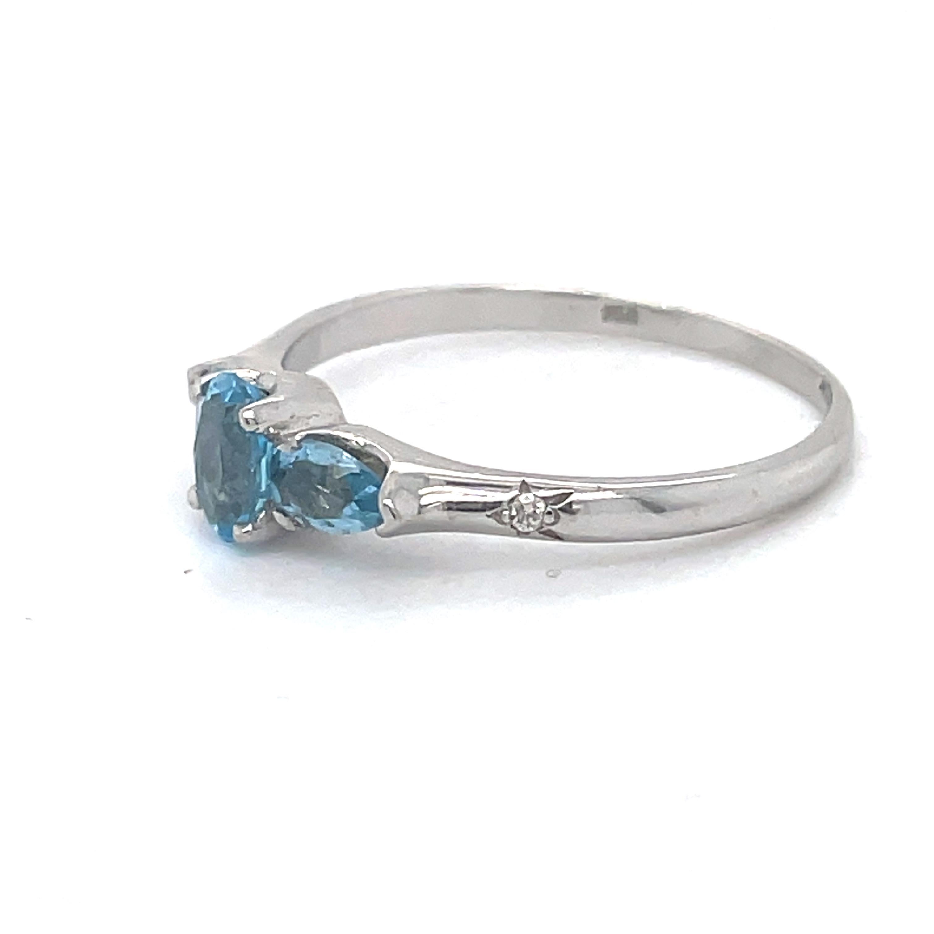 Oval Cut Delicat Blue topaz ring - 1ct Blue Topaz Ring, 18K white gold, 0.01CT diamond  For Sale