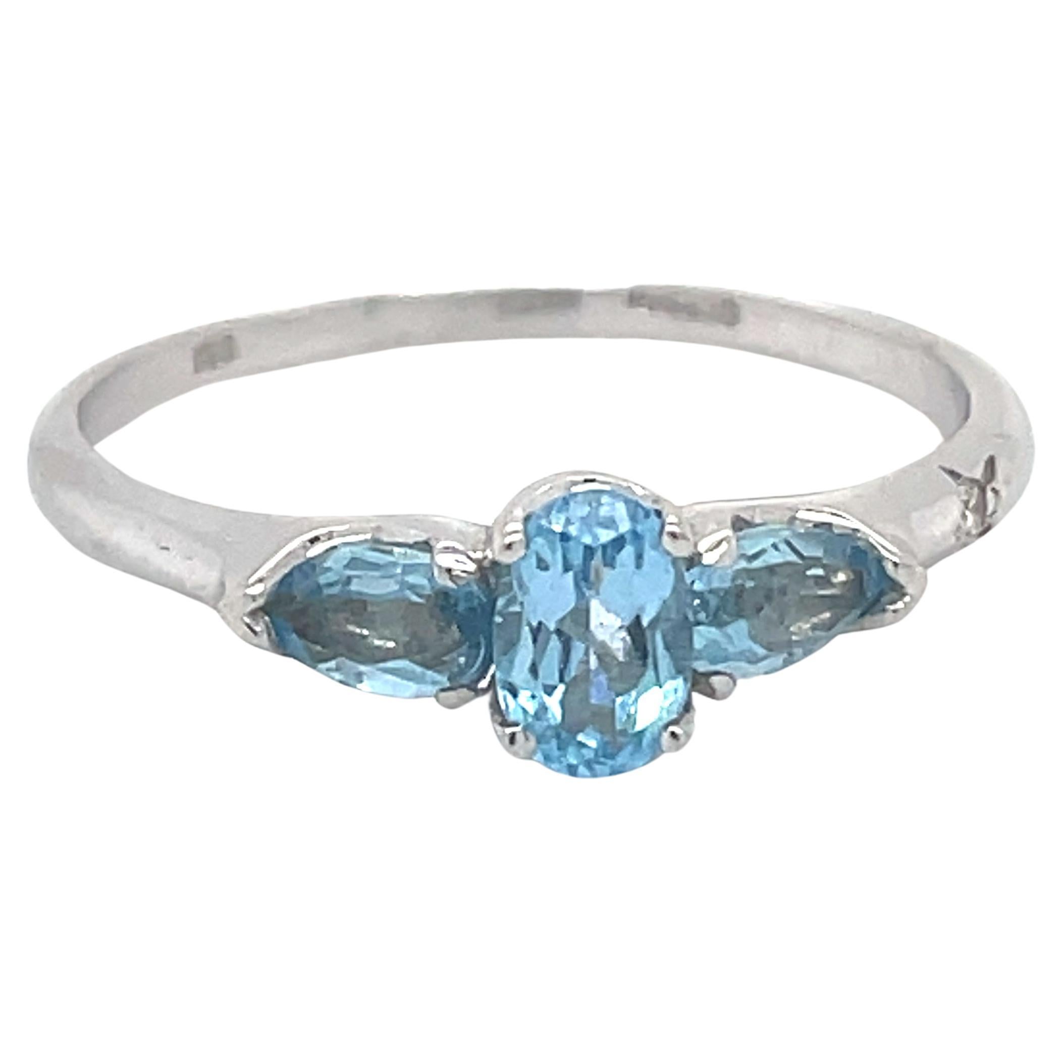 Delicat Blue topaz ring - 1ct Blue Topaz Ring, 18K white gold, 0.01CT diamond 