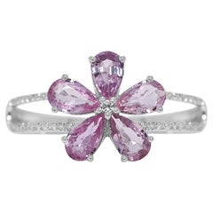 Delicado Anillo Flor de Zafiro Rosa y Diamantes Naturales de 0,87 ct en Oro Blanco de 18 quilates