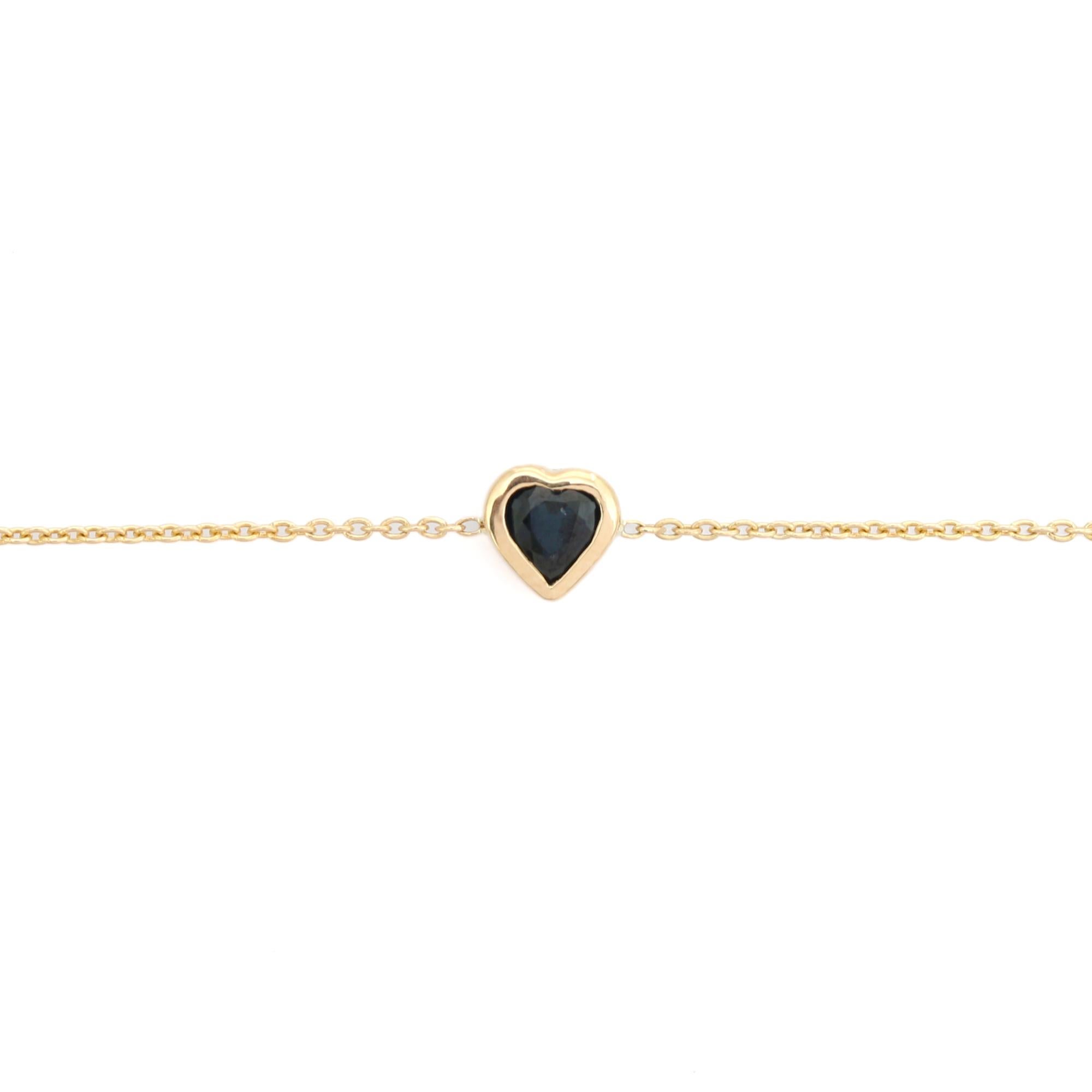 Delicada pulsera de cadena de oro de 14 quilates con zafiro azul en forma de corazón engastado en bisel en venta 2