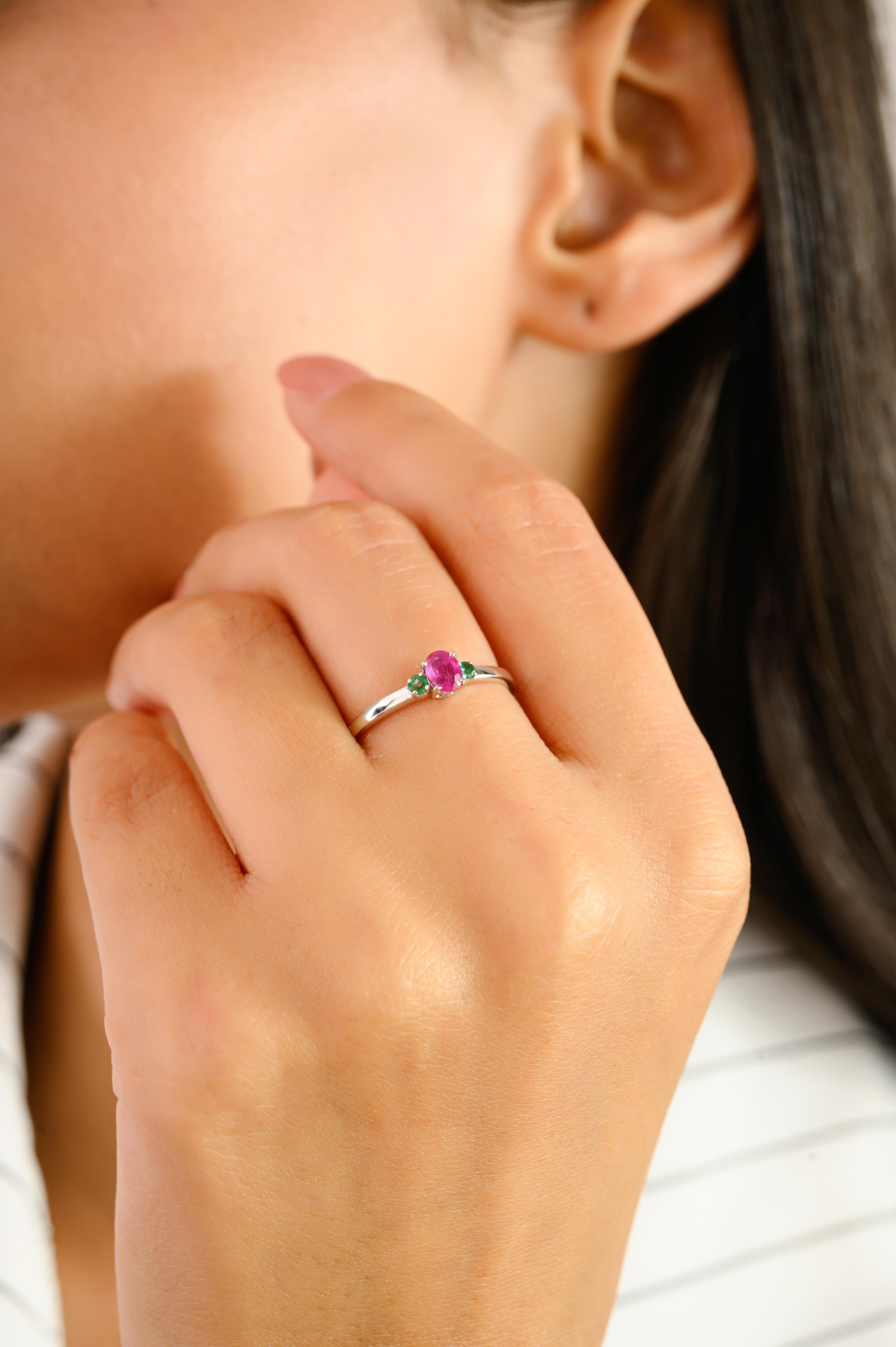 For Sale:  Delicate 14k Solid White Gold Three Stone Ring with Oval Cut Ruby and Emerald 4