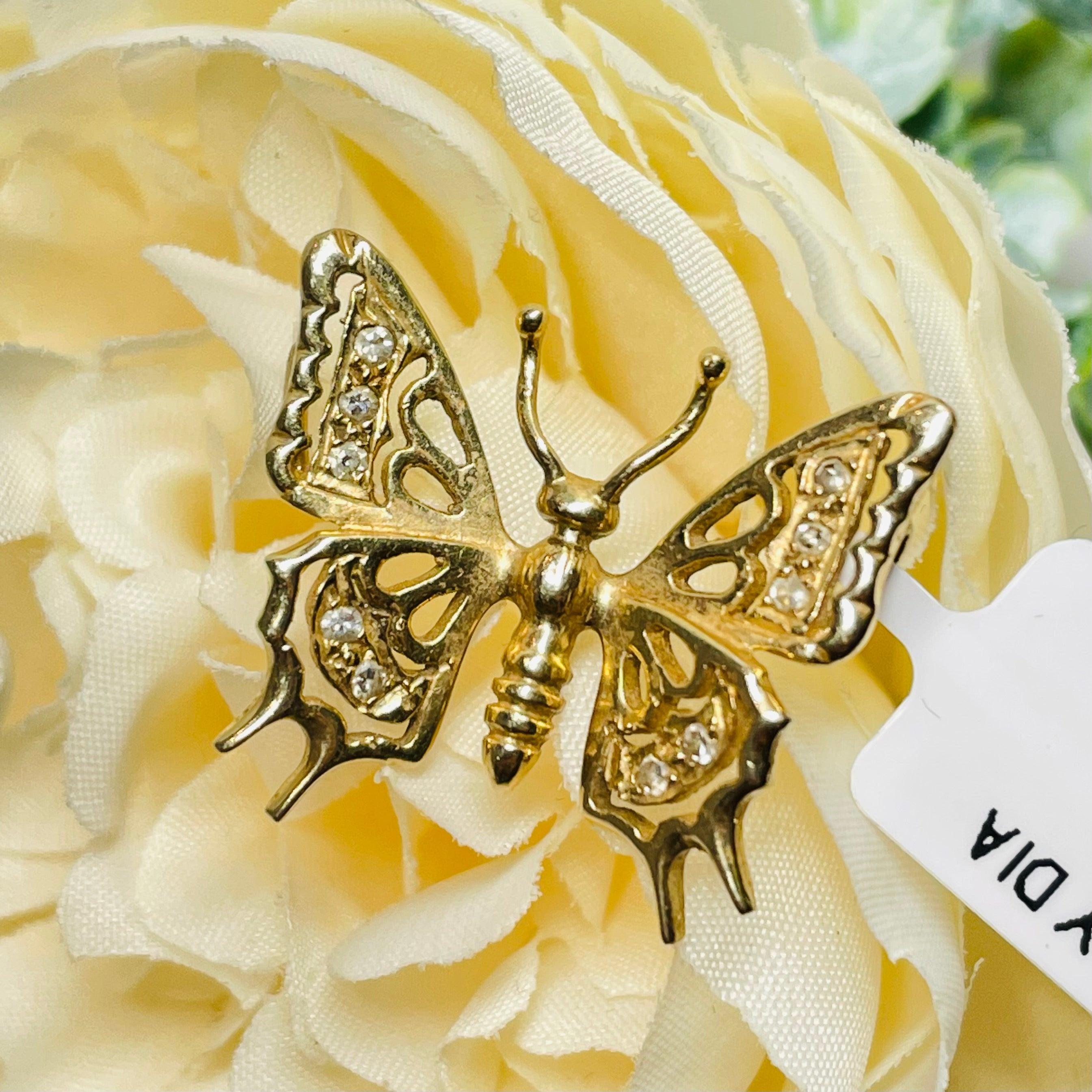 Zarter 14K Gelbgold Schmuck Schmetterling Anhänger (Moderne) im Angebot