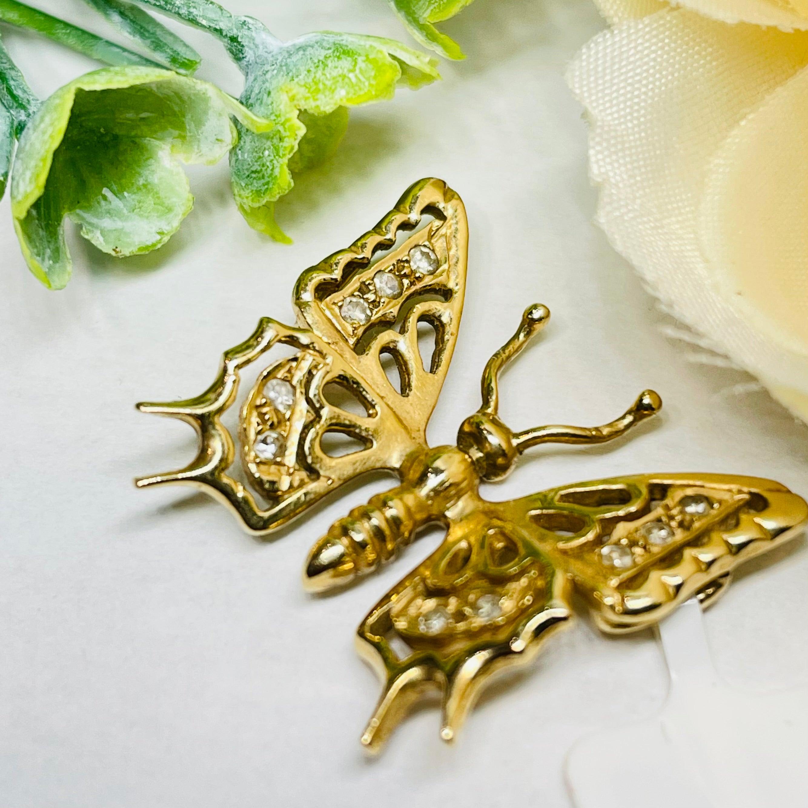 Zarter 14K Gelbgold Schmuck Schmetterling Anhänger im Zustand „Gut“ im Angebot in New York, NY