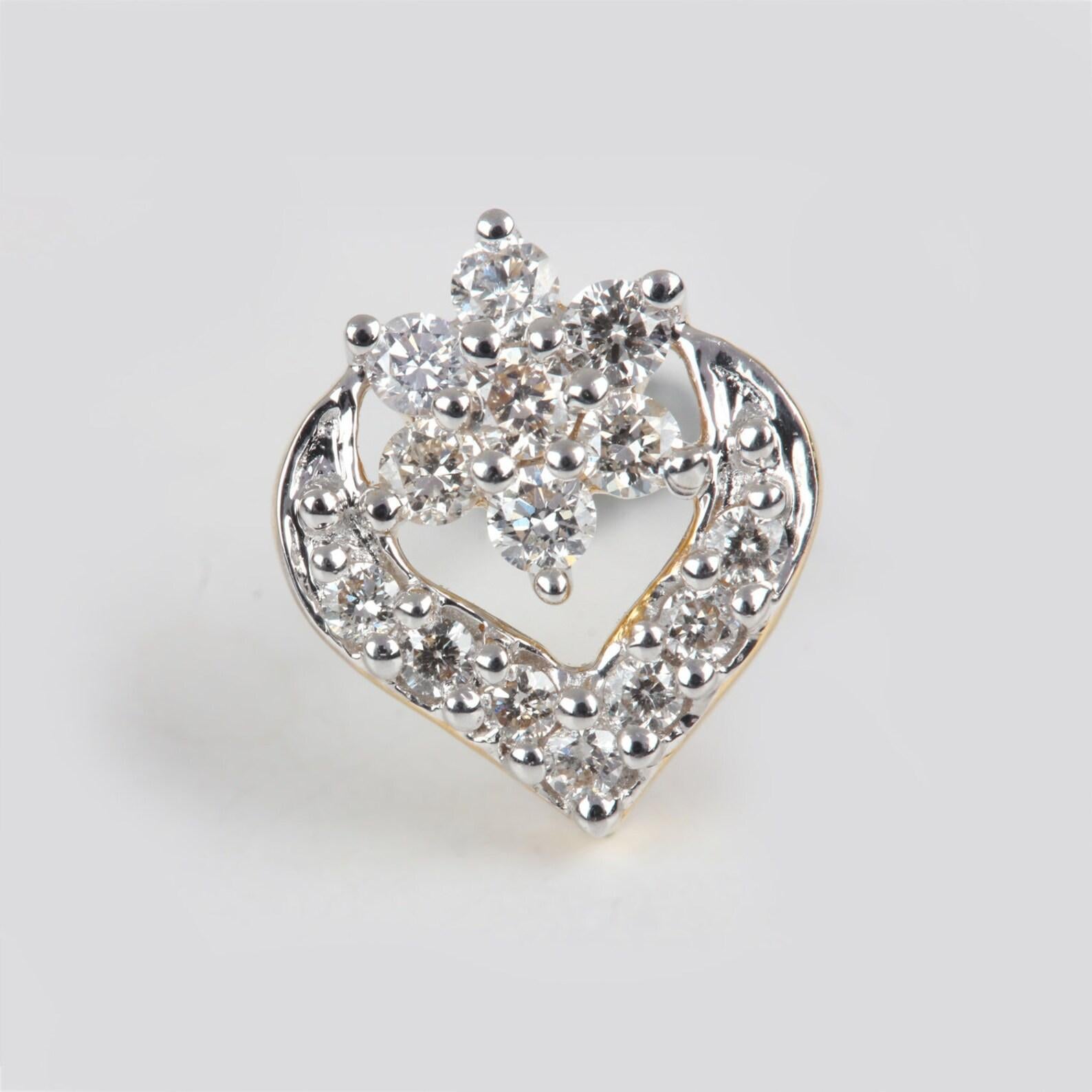 Délicates boucles d'oreilles en or jaune 14k avec diamants naturels pavés Cadeau unique pour elle. en vente 1
