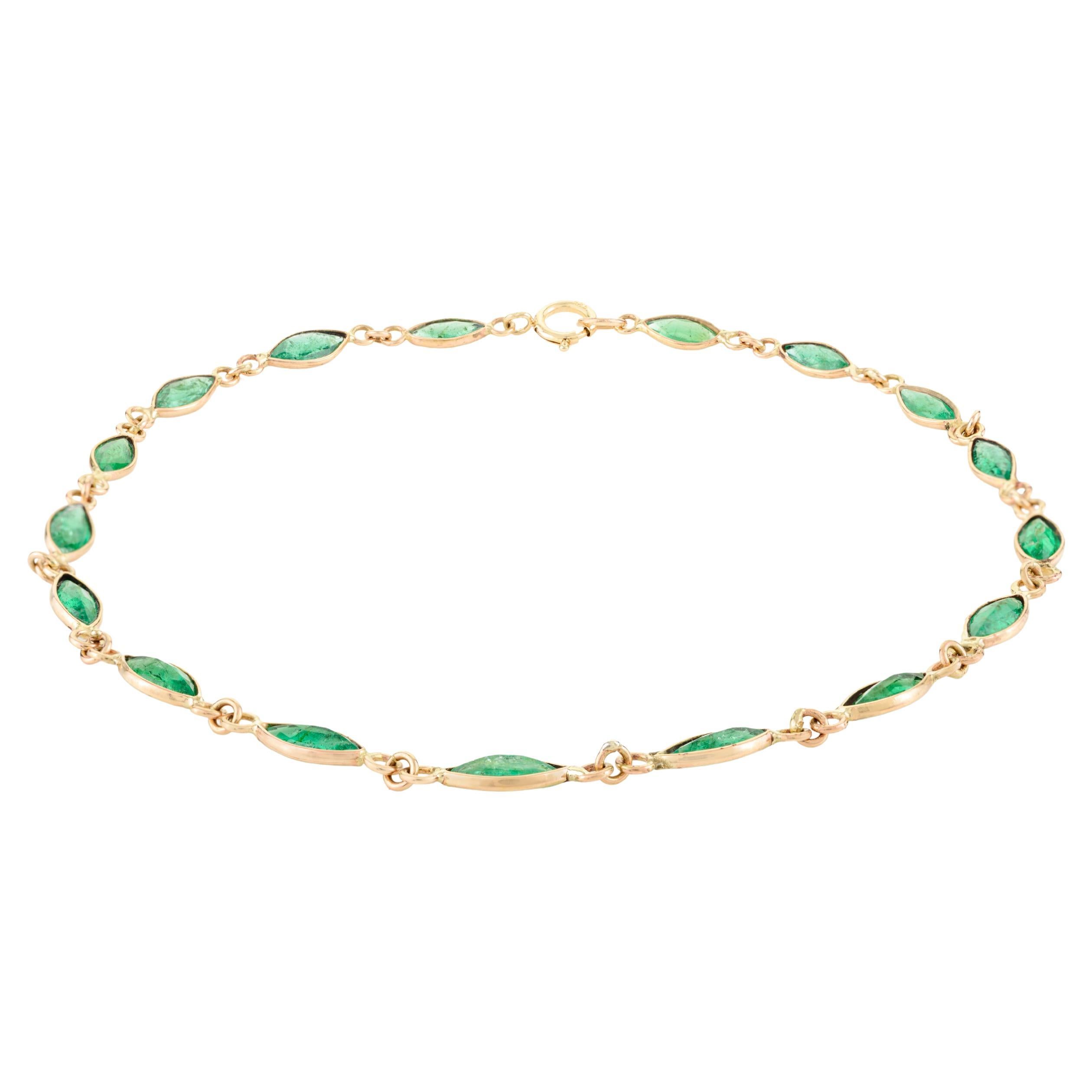 Delicate 2.63CTW Marquise Cut Emerald Chain Bracelet Inlaid in 14K Yellow Gold For Sale
