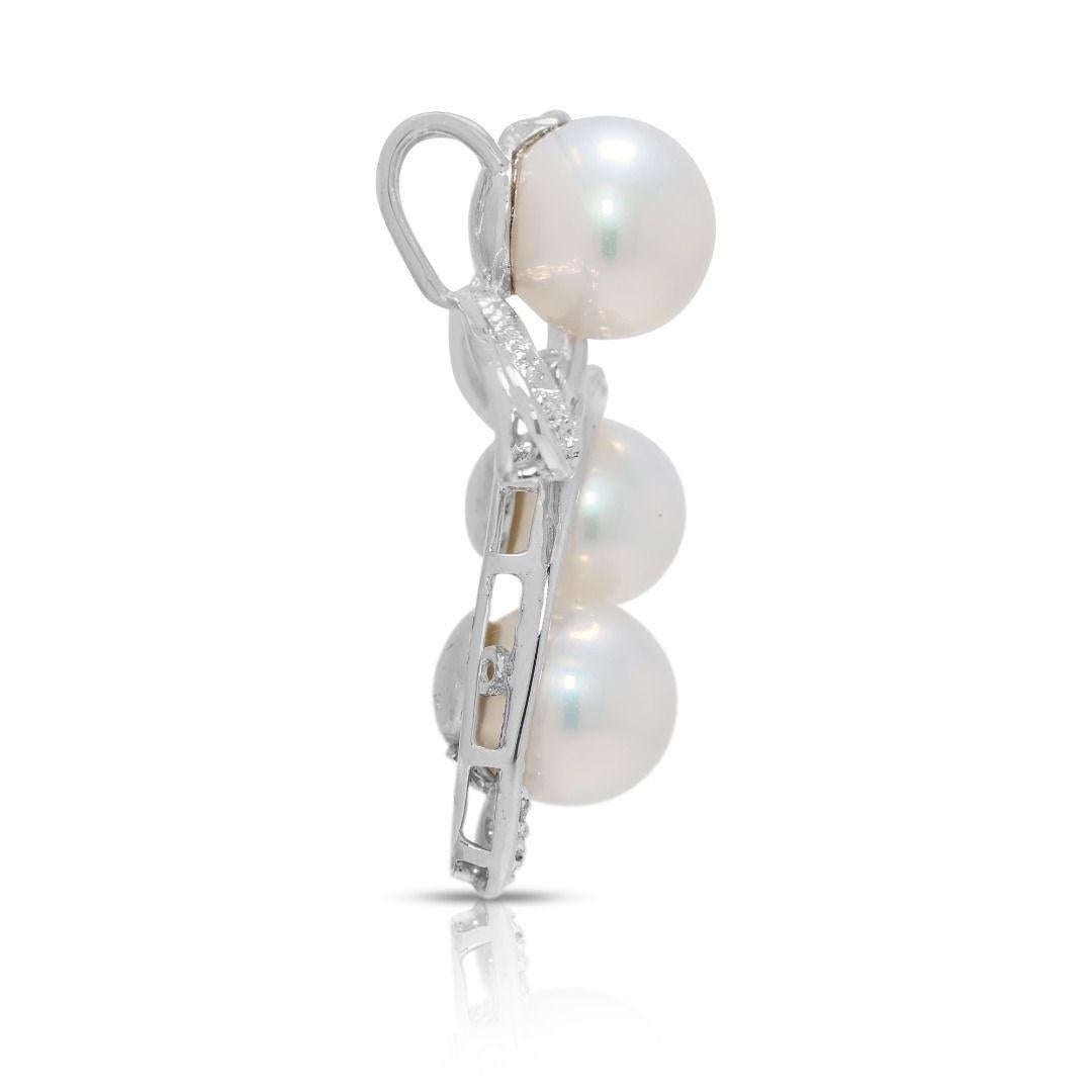 Delicate 3pcs Akoya Pearl & 0.04ct Natural Diamond Pendant in 18K White Gold Corte redondo en venta