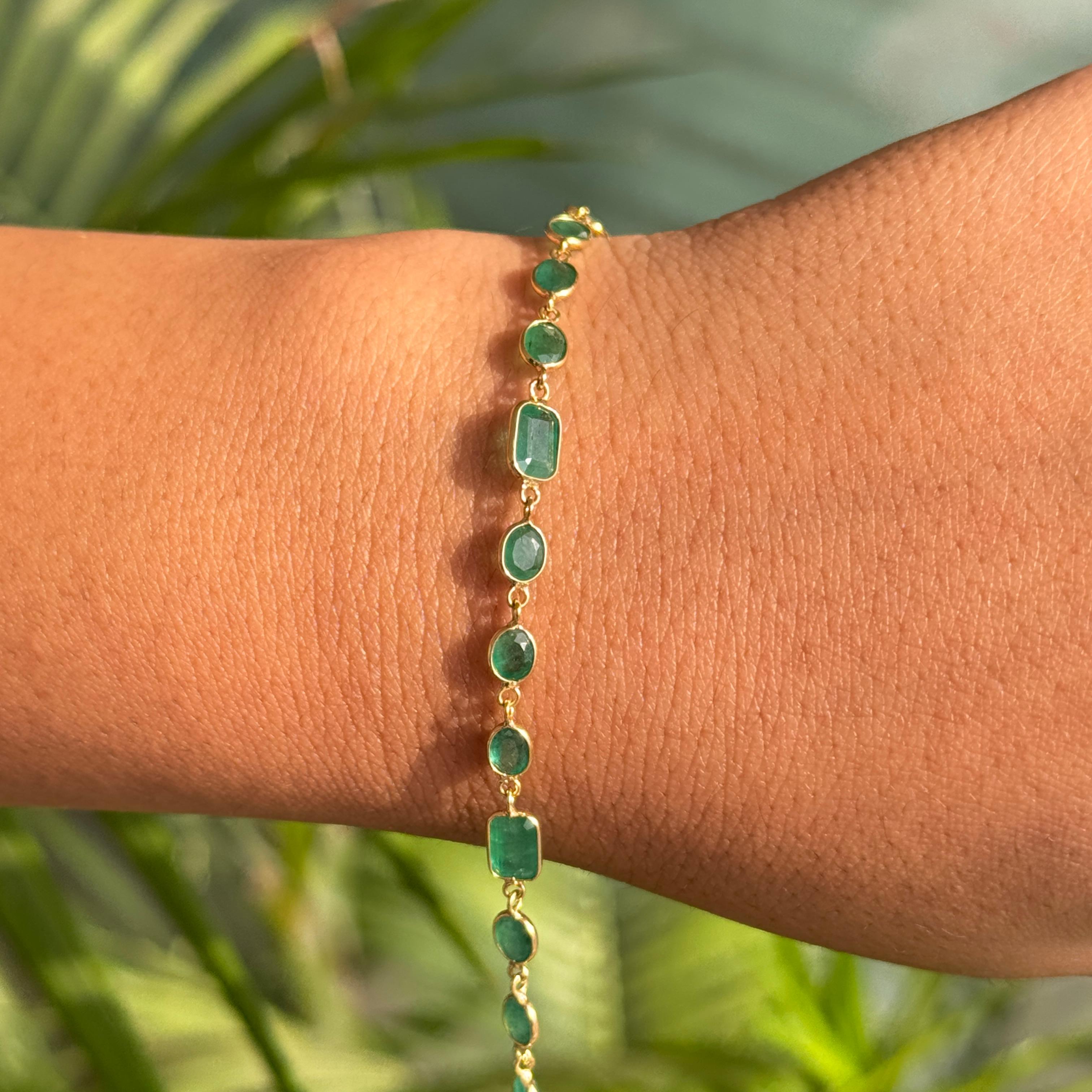 Delicate 4.45 CTW Emerald Bezel Link Bracelet en or jaune 18K Christmas Gift en vente 6