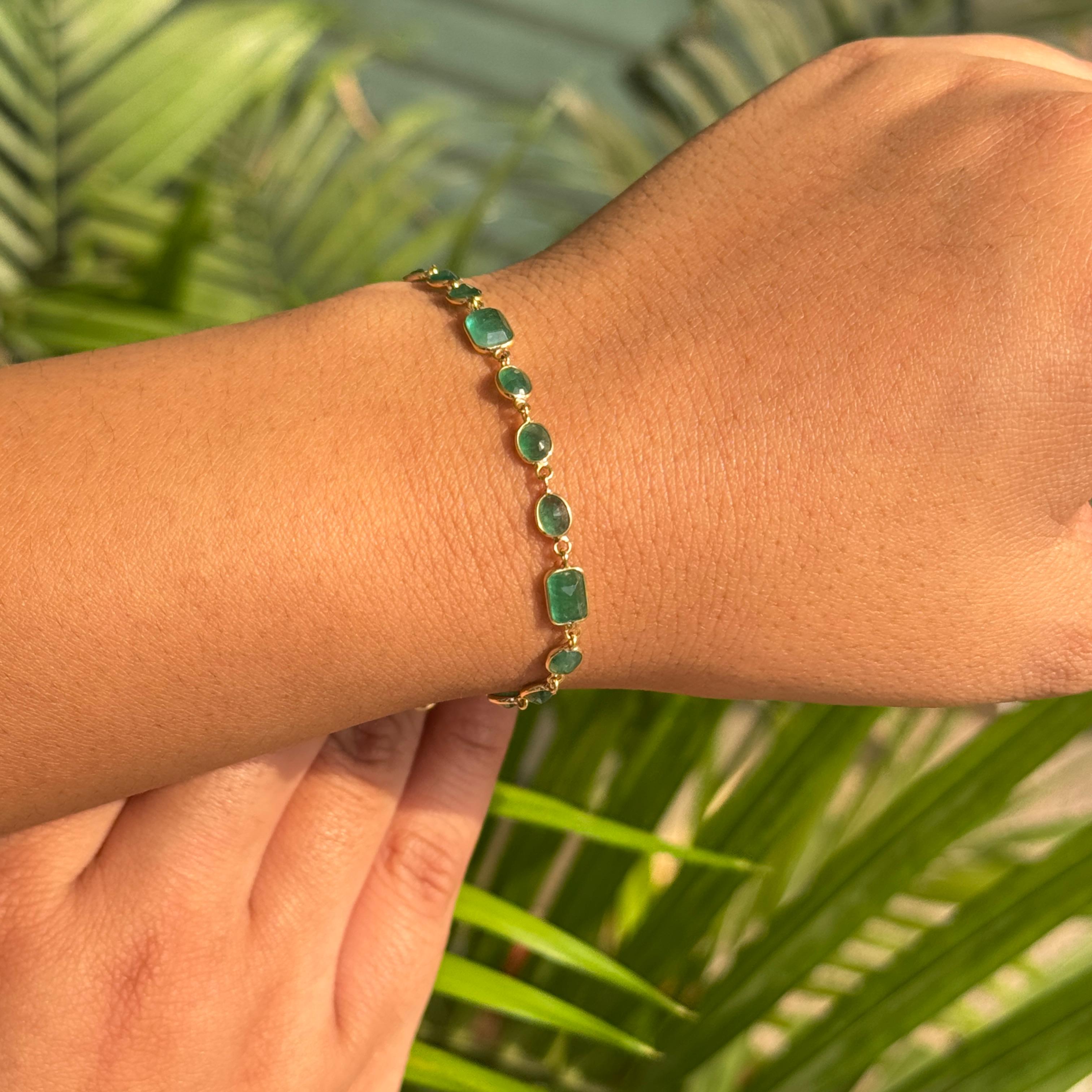 Taille mixte Delicate 4.45 CTW Emerald Bezel Link Bracelet en or jaune 18K Christmas Gift en vente