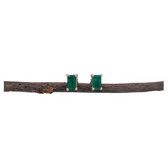 Delicate 5x3 mm sambischer Smaragd Solitär-Ohrstecker aus 14K Massivgold - Smaragdschliff