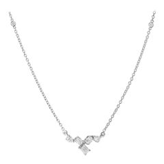 Zarte asymmetrische Diamant-Anhängerkette aus 14k Weißgold