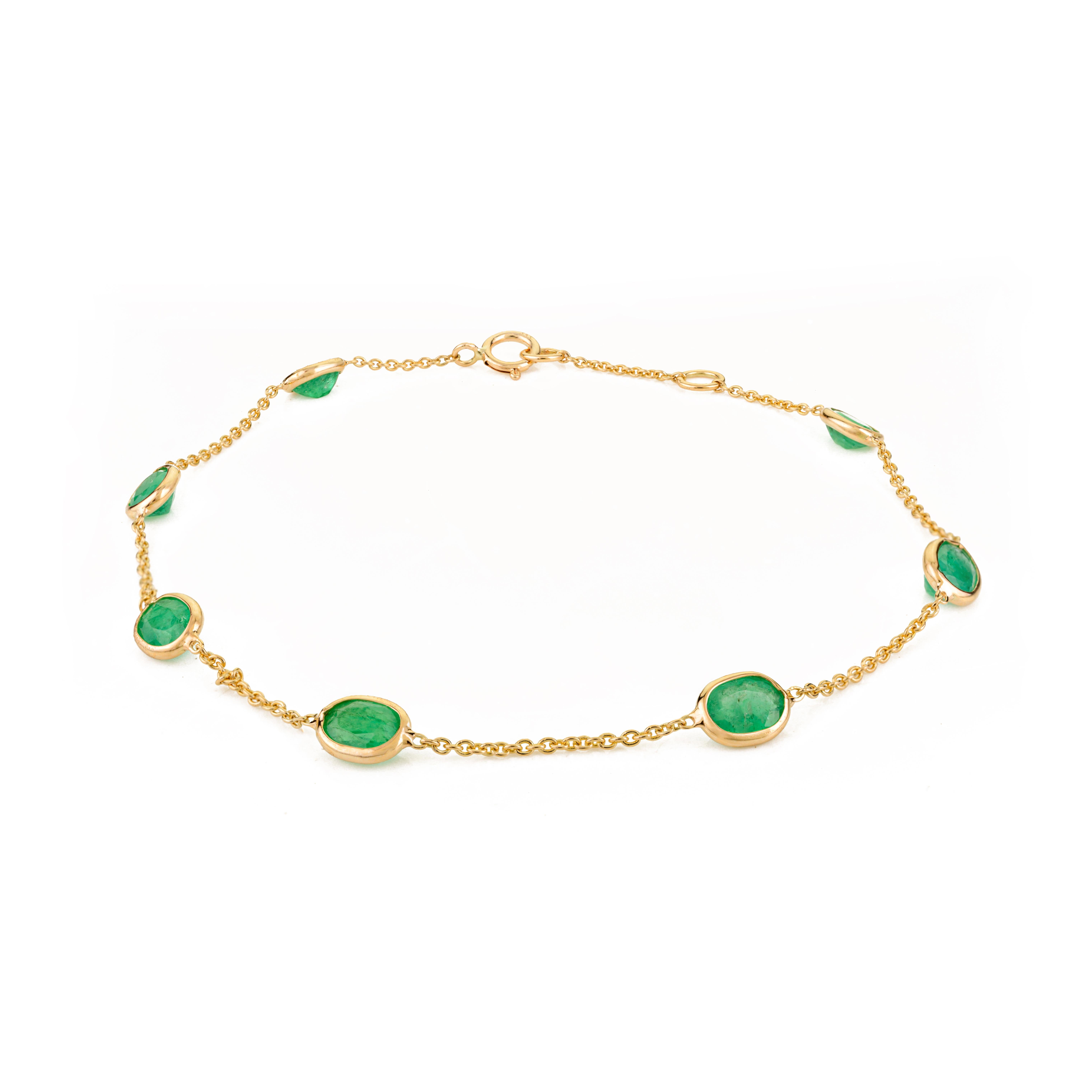 Bracelet en or jaune 14K serti d'émeraudes délicates Cadeau pour femme en vente 1