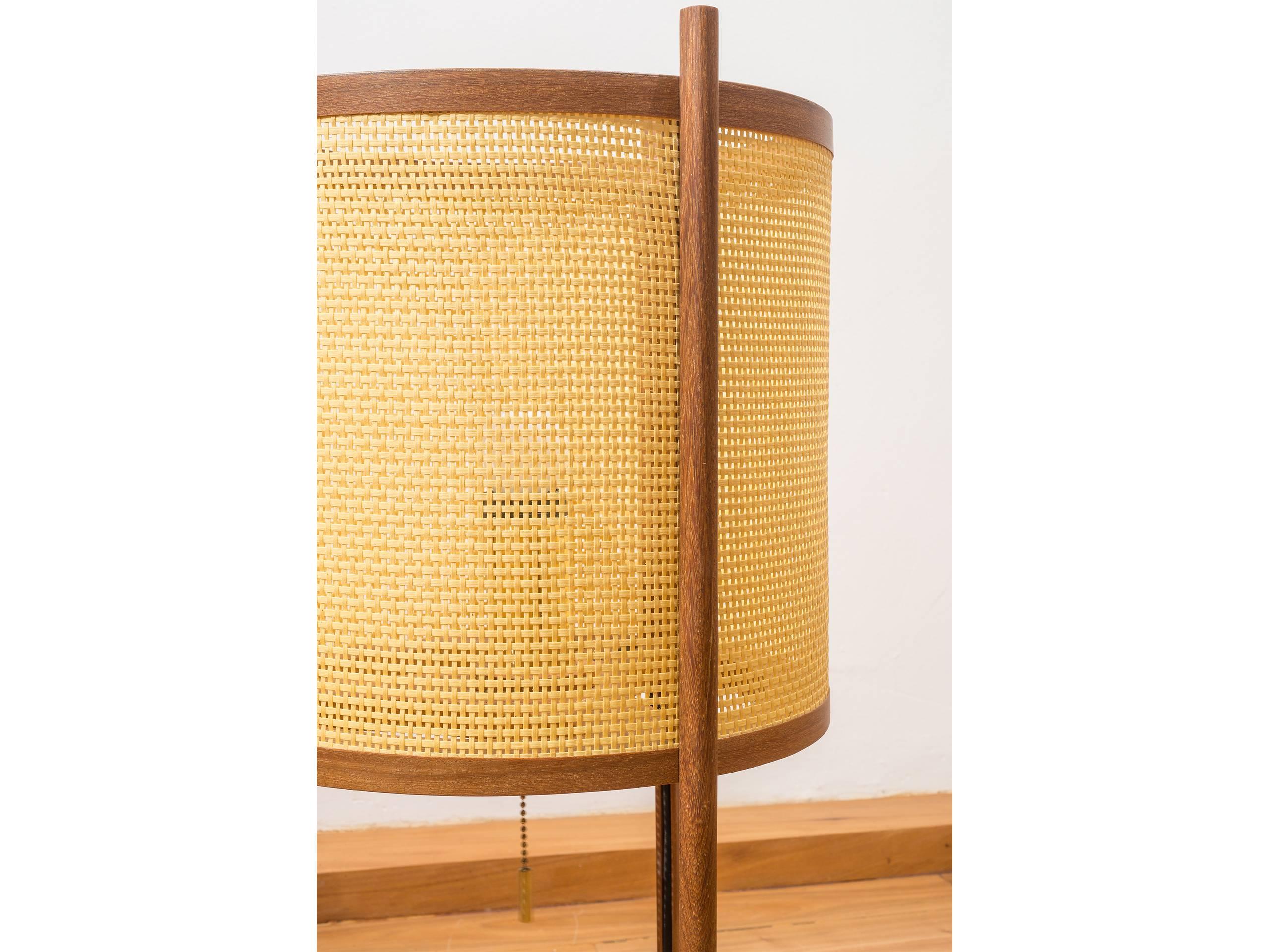 Delicat Brazilian Contemporary Wood and Straw Table Lamp by Lattoog 7