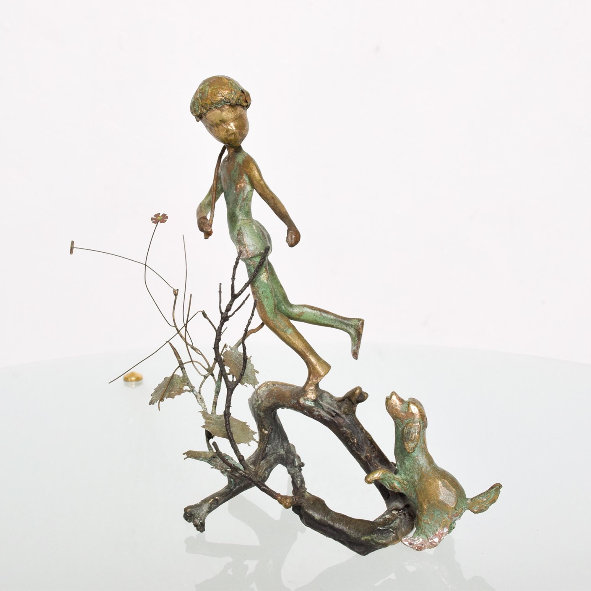 Sculpture
In the style of Giacometti Figural Art Sculpture Patinated Bronze, Boy on a Tree Branch with his Dog looking upwards.
Poetic sculpture verdigris patinated bronze.
 7 T x 7 D x 3 D
Original preowned unrestored vintage condition.
See our