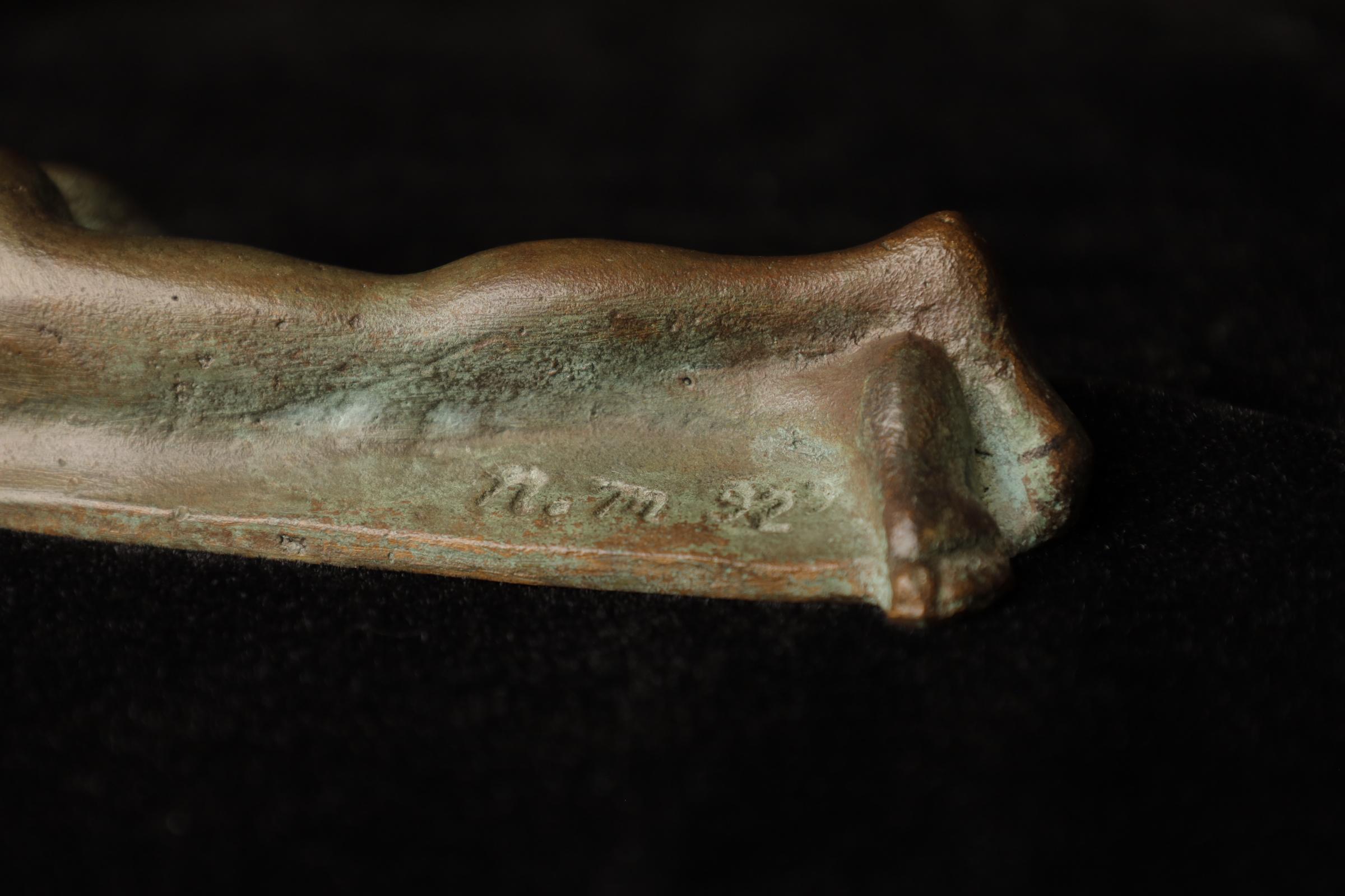 Delicate bronze statue 'Woman' by Nobuko Murakoshi For Sale 10