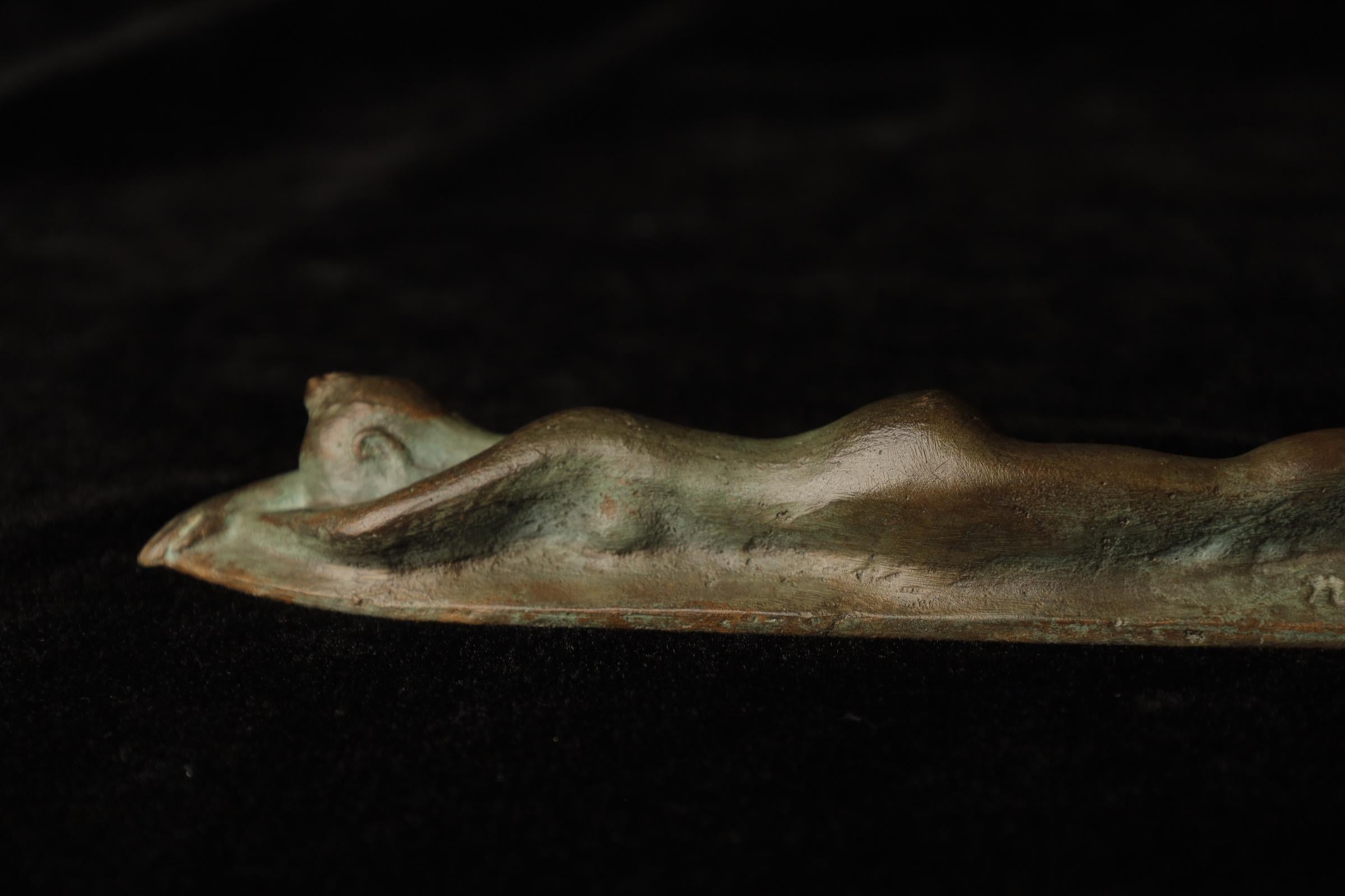 Delicate bronze statue 'Woman' by Nobuko Murakoshi In Good Condition For Sale In Fukuoka, JP