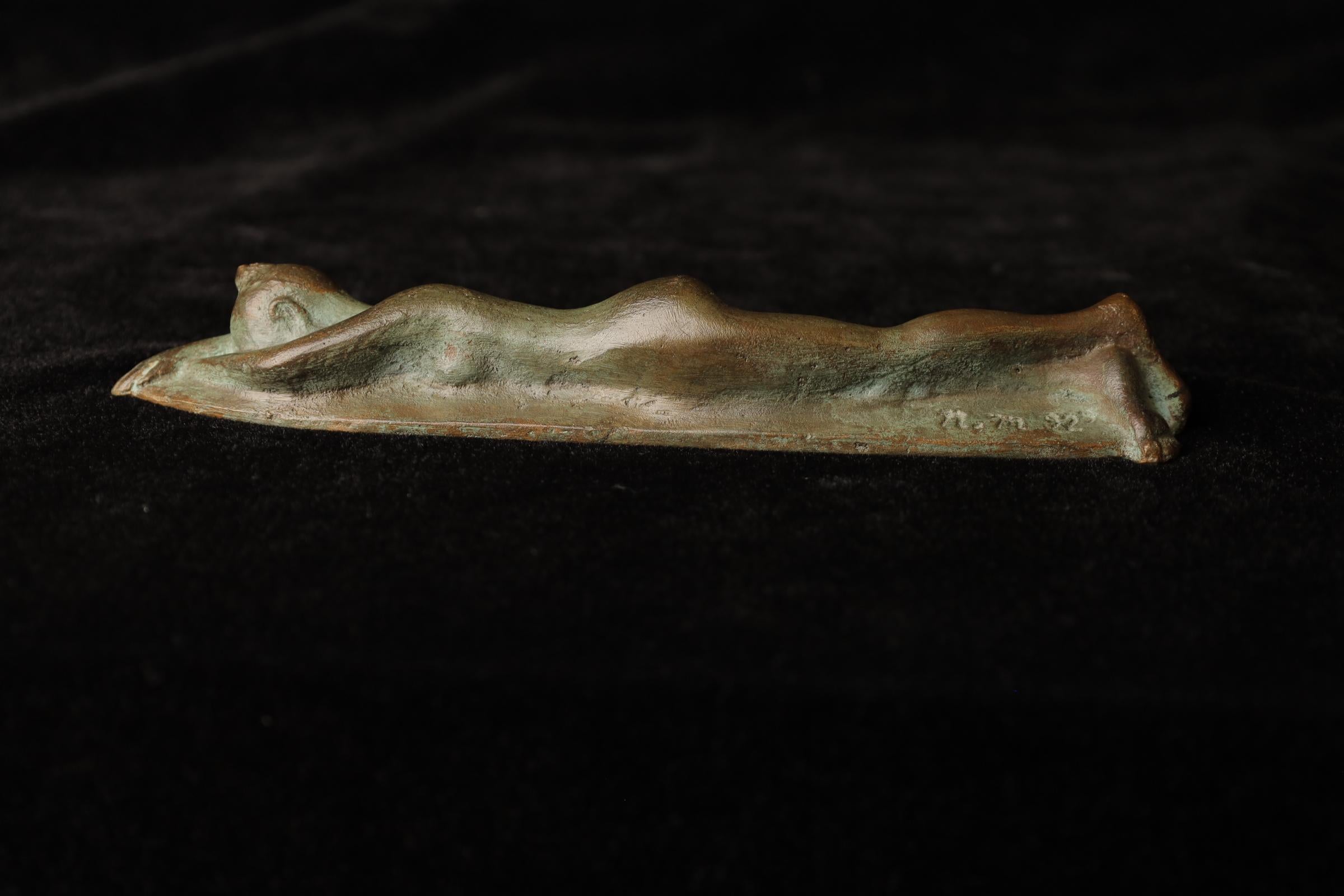 Delicate bronze statue 'Woman' by Nobuko Murakoshi For Sale 1
