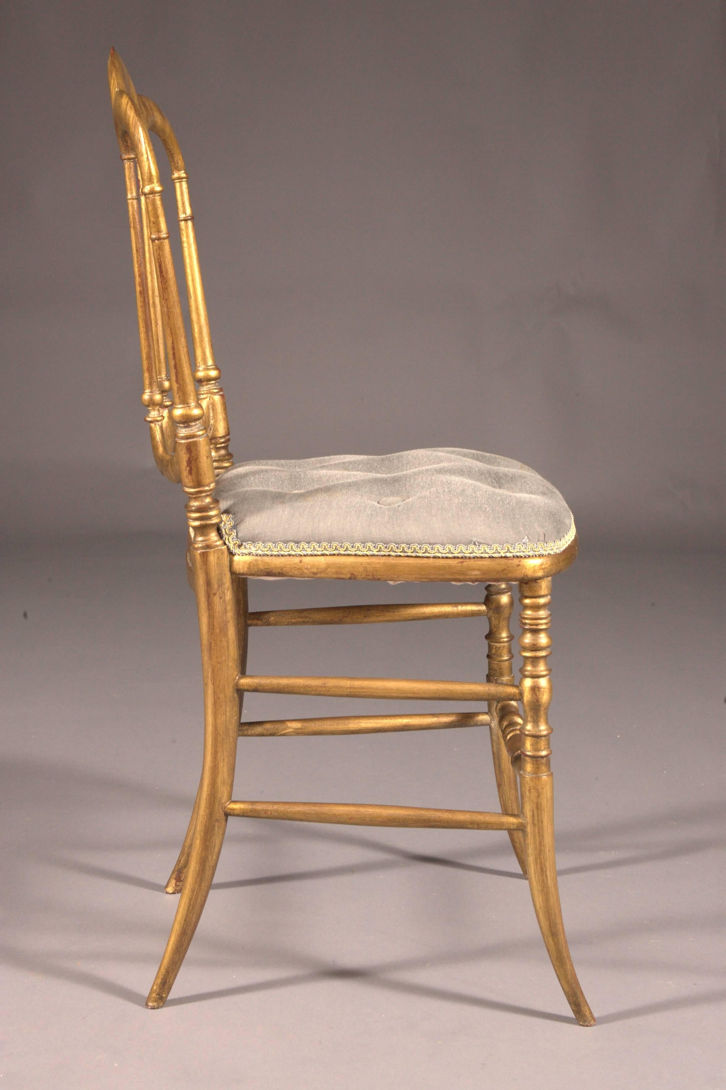 Zarter Stuhl im Stil des 19. Jahrhunderts (Wolle) im Angebot