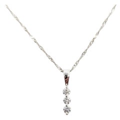 Zarte Diamant-Bar-Anhänger-Halskette aus 14k Weißgold