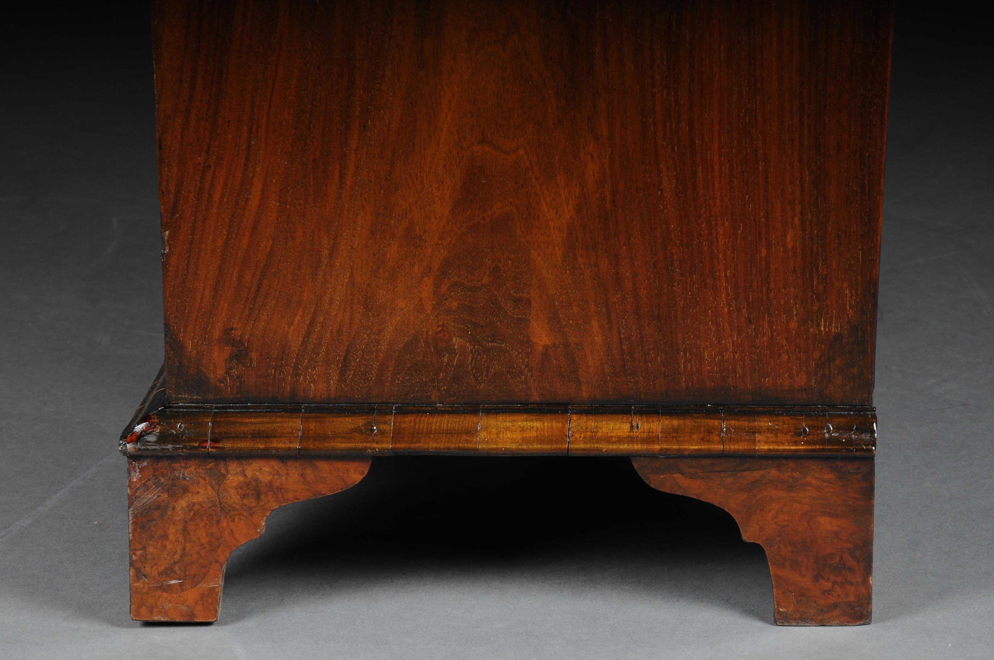 Delicate English Chest of Drawers / Desk, Mahogany, circa 1840 For Sale 7