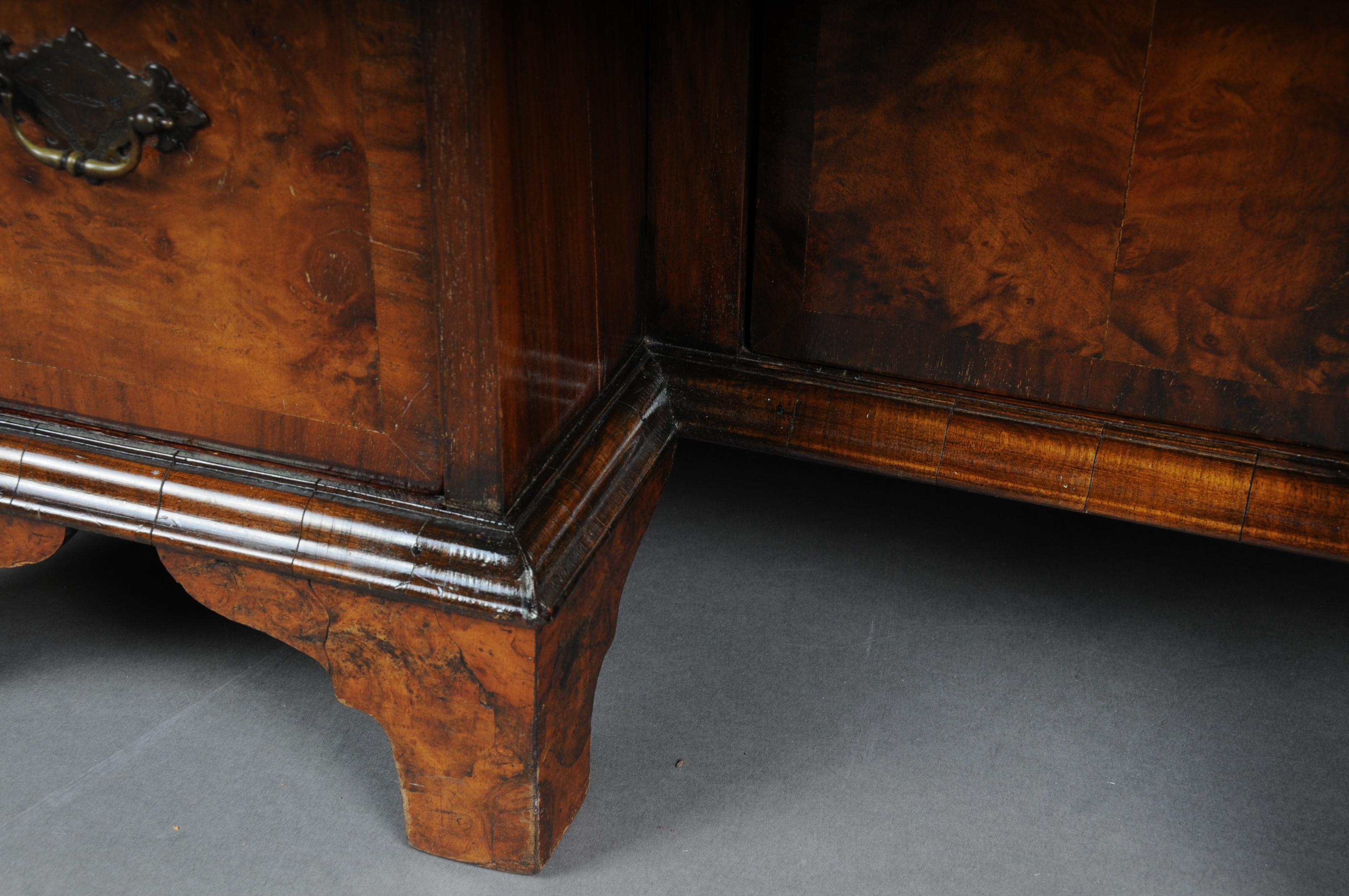 Delicate English Chest of Drawers / Desk, Mahogany, circa 1840 For Sale 2