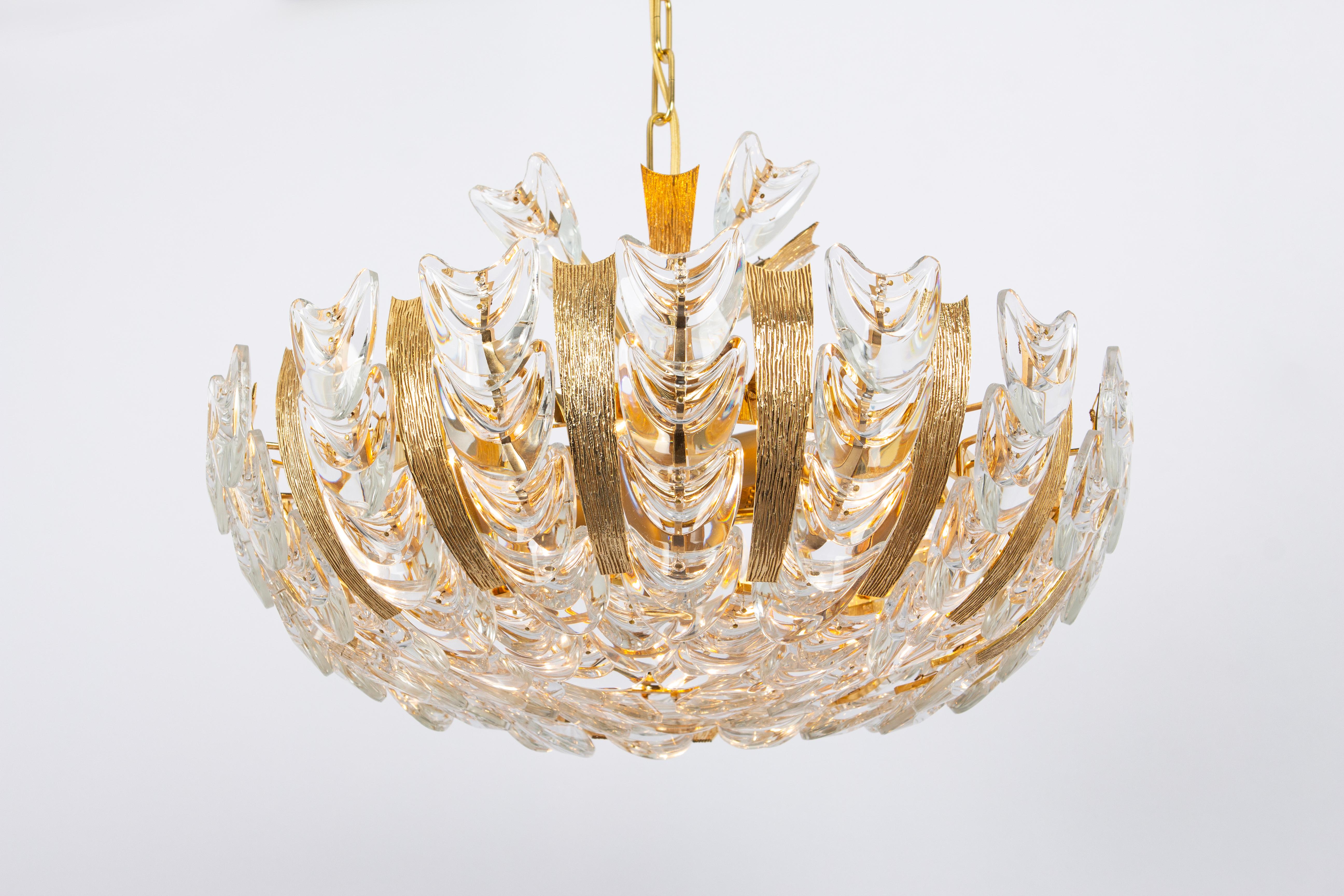 Delicate Gilt Brass Crystal-Glass Flower Chandelier by Palwa, Germany, 1970s In Good Condition For Sale In Aachen, NRW