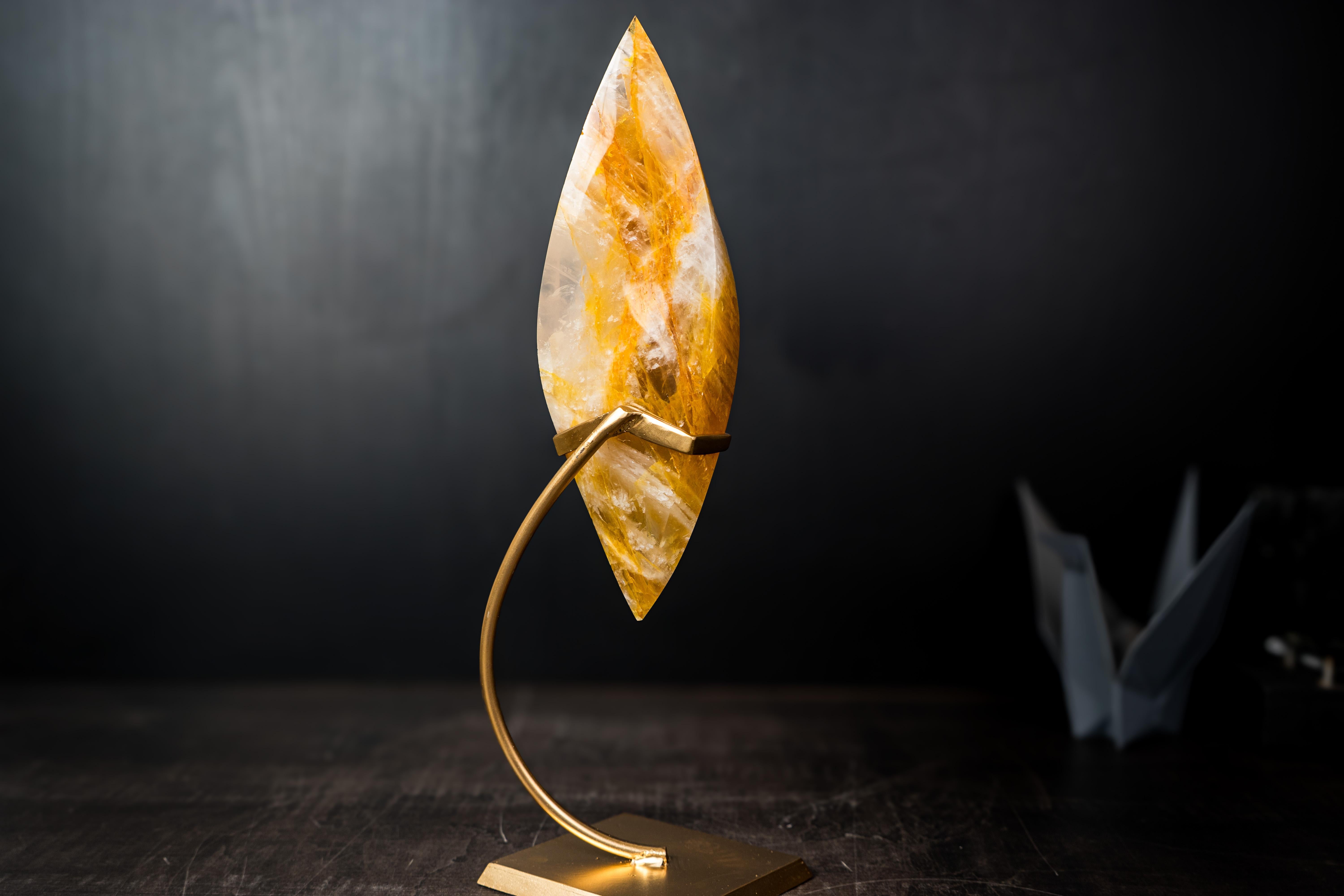 Zarte goldene Heiler Quarz Kristall Flamme (21. Jahrhundert und zeitgenössisch) im Angebot