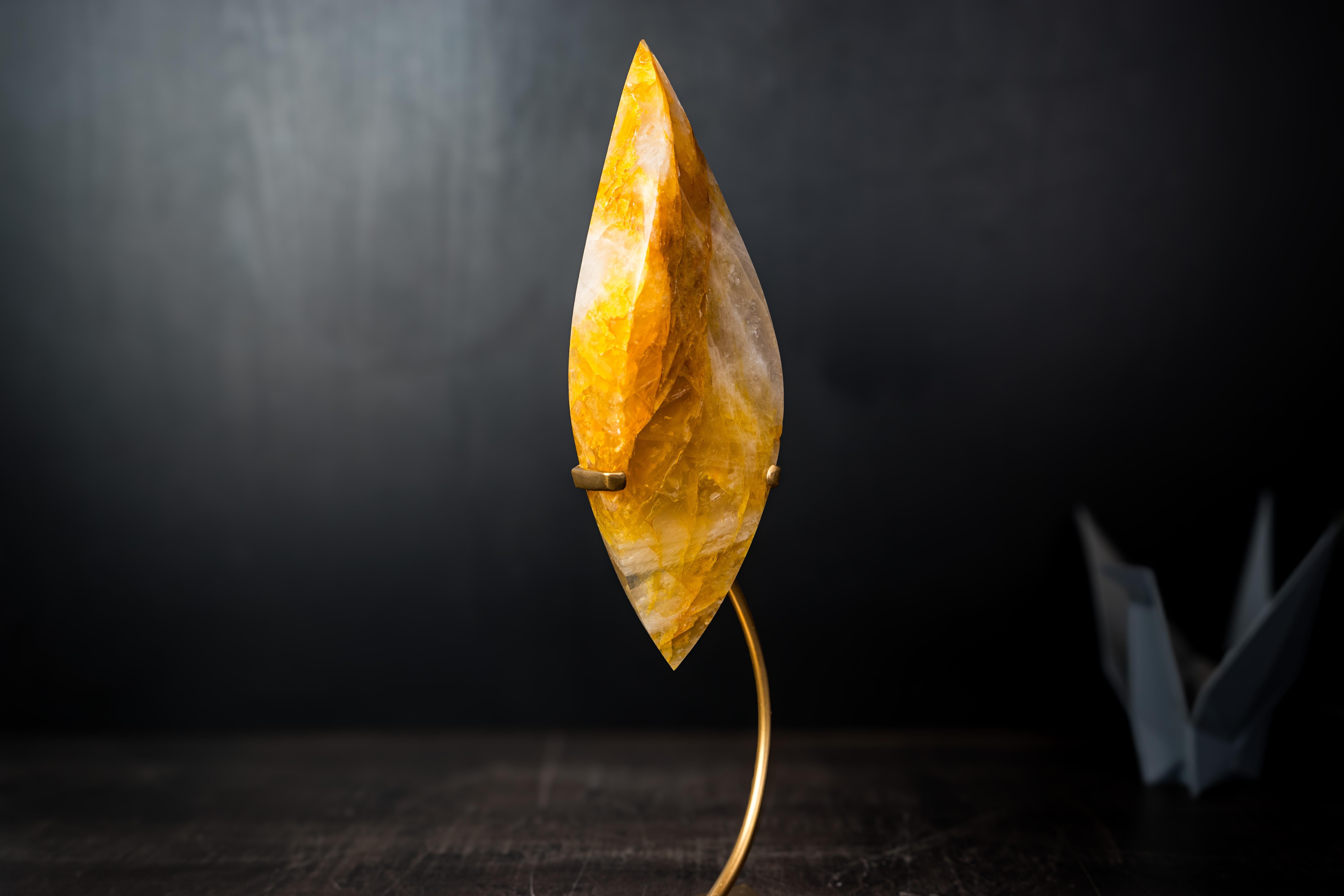 Zarte goldene Heiler Quarz Kristall Flamme im Angebot 2