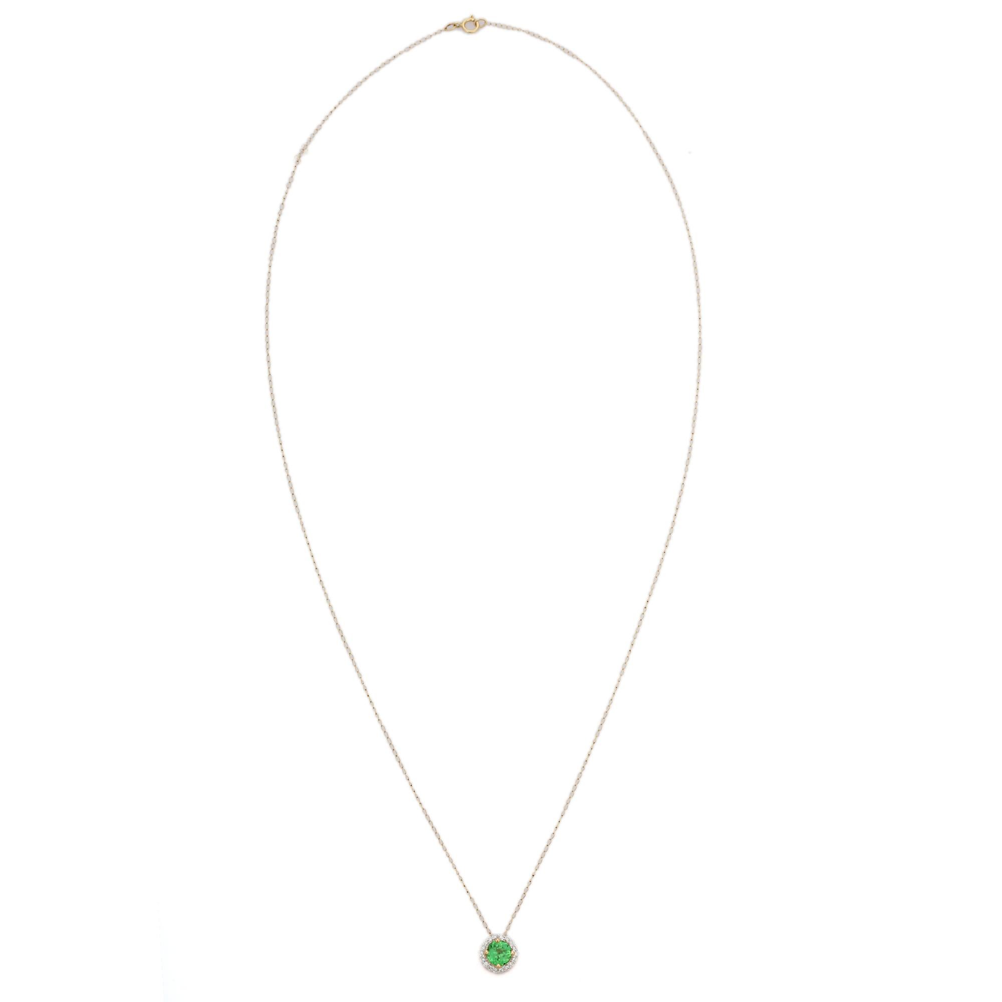 Taille ronde Collier Solitaire Halo Tsavorite ronde en or jaune massif 18k, cadeau pour elle en vente