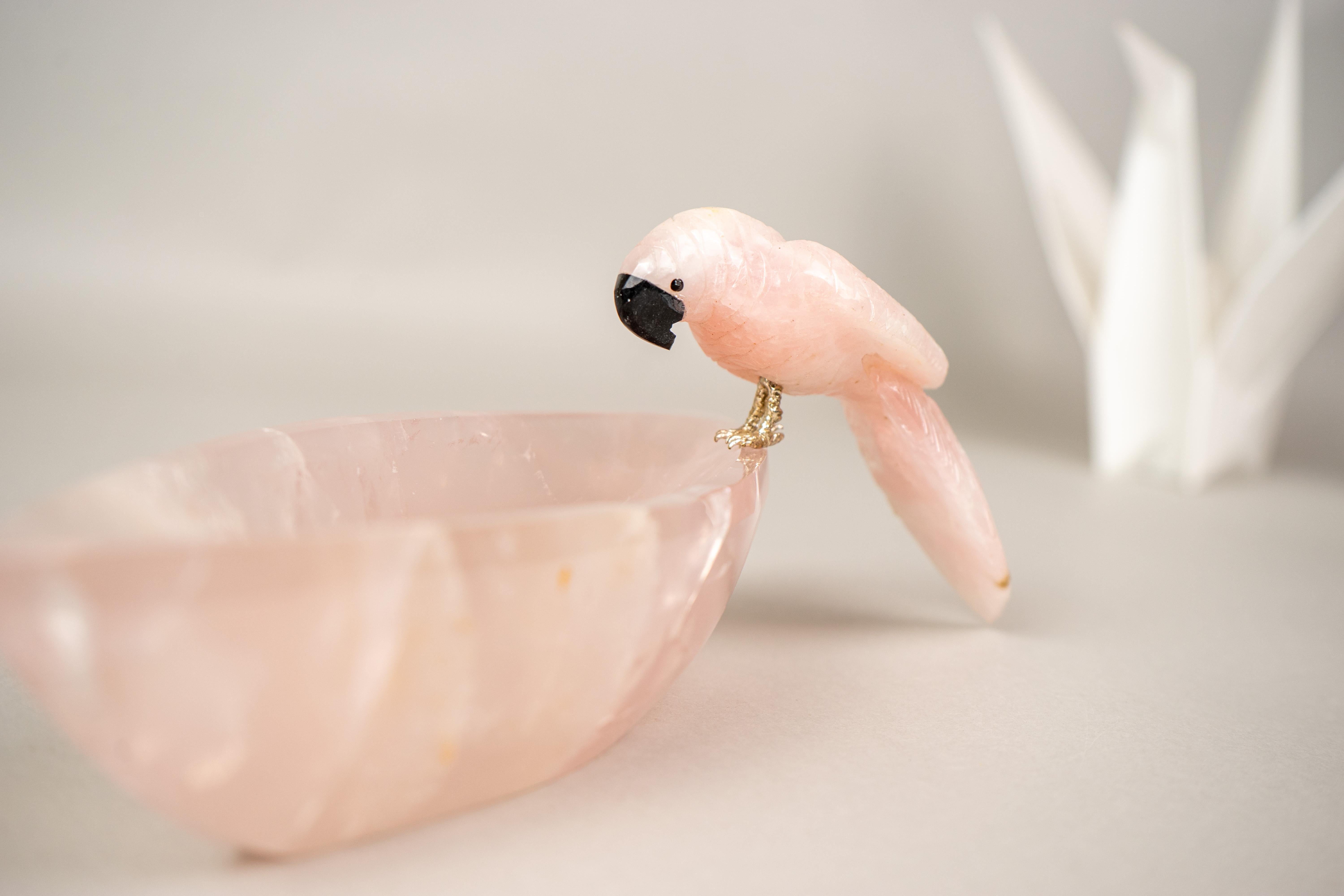 Delicate Hand-Carved Rose Quartz Crystal Parrots In New Condition For Sale In Ametista Do Sul, BR