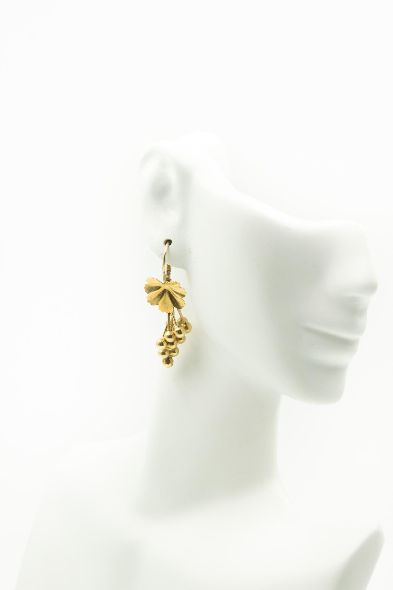 grapes design gold earrings
