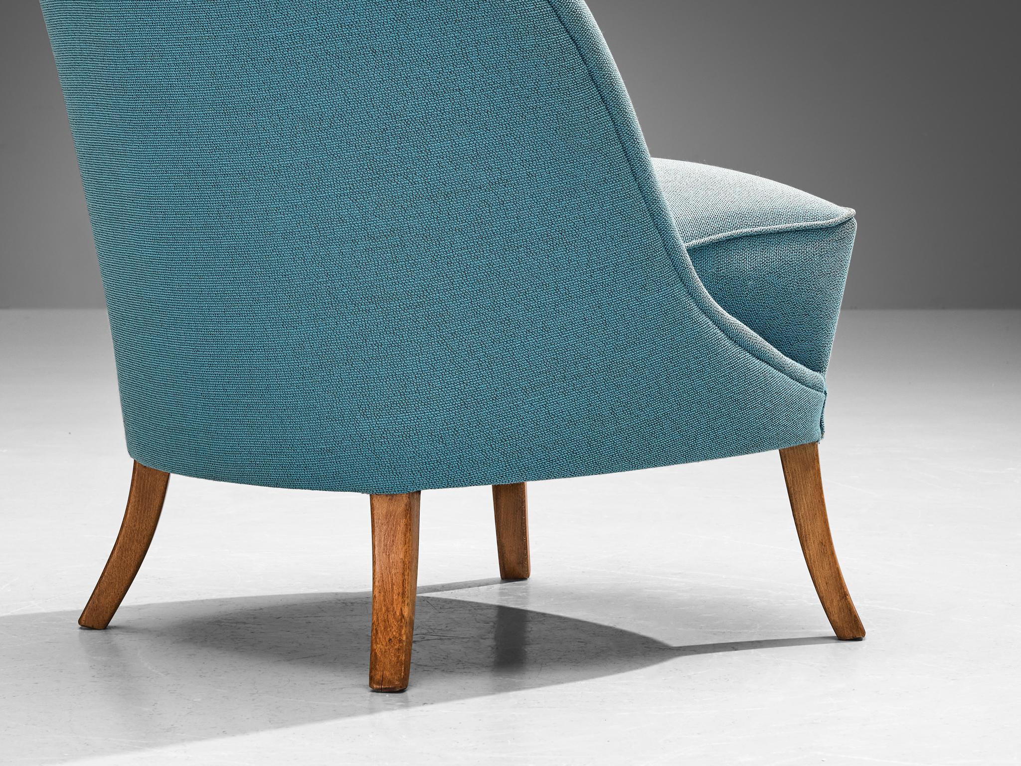 Delicate Lounge Chair mit hellblauem Bezug im Angebot 1