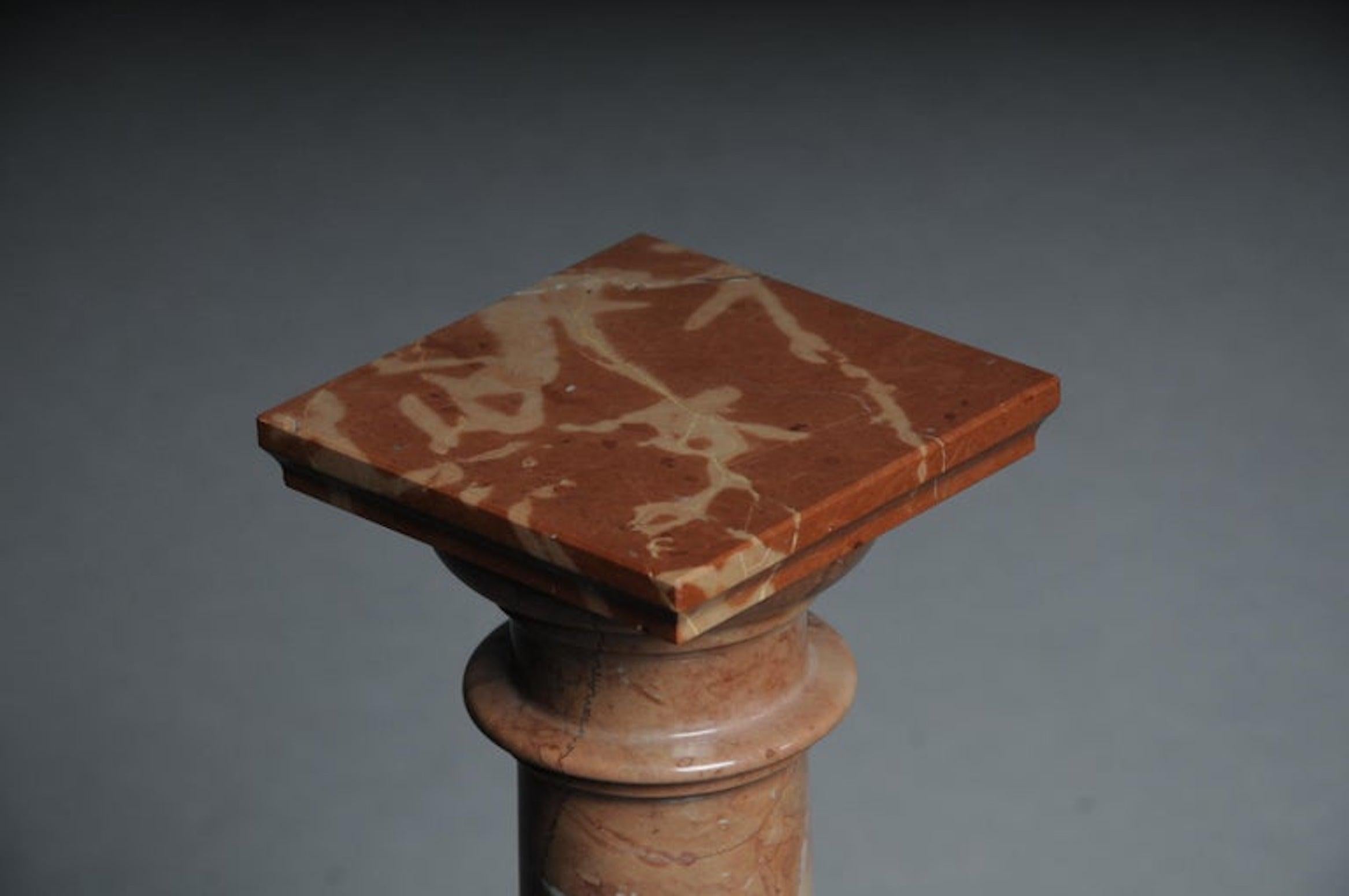 Delicate Marble Column Red Onyx, 20th Century For Sale 3