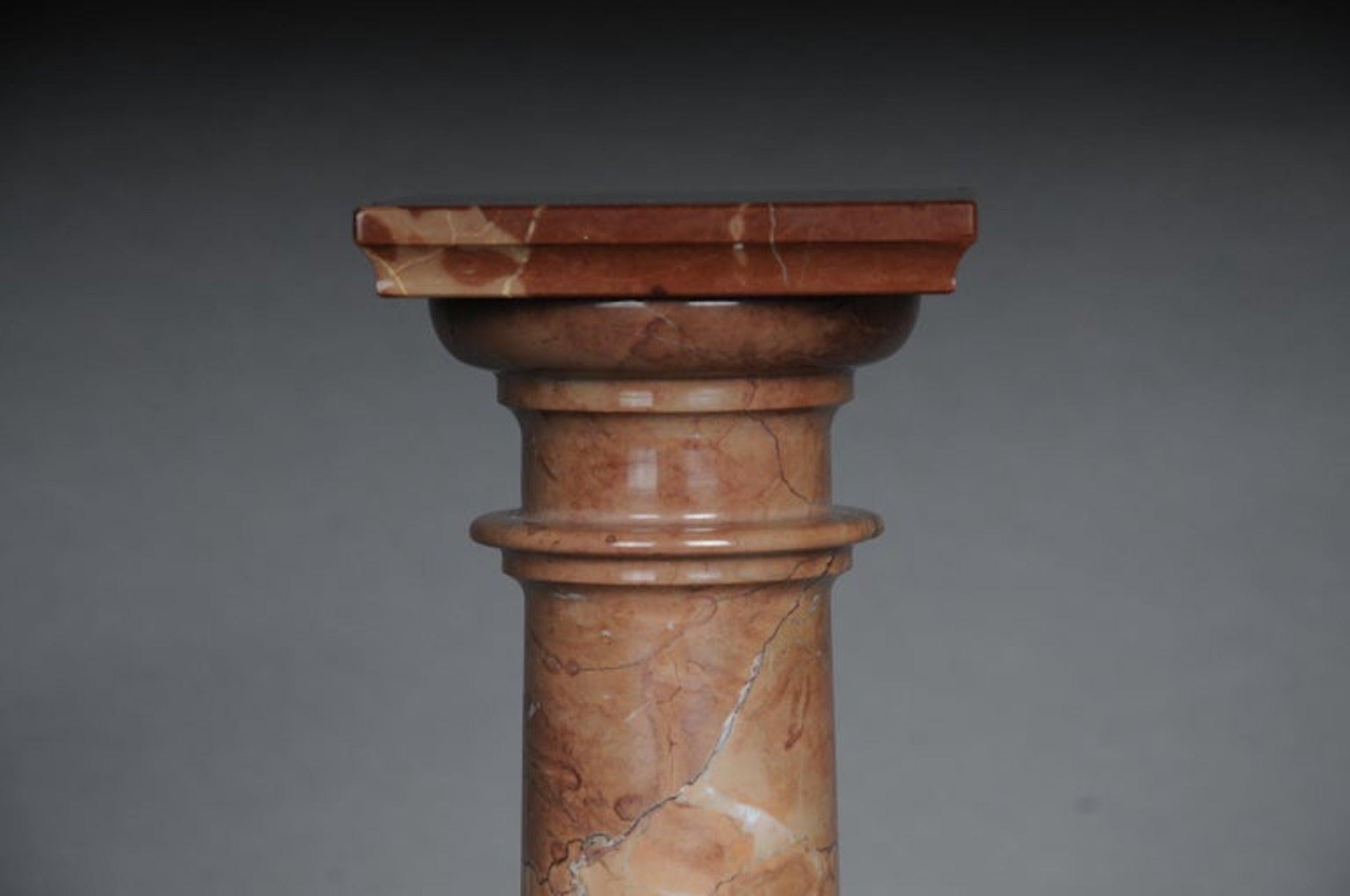 Delicate Marble Column Red Onyx, 20th Century For Sale 4
