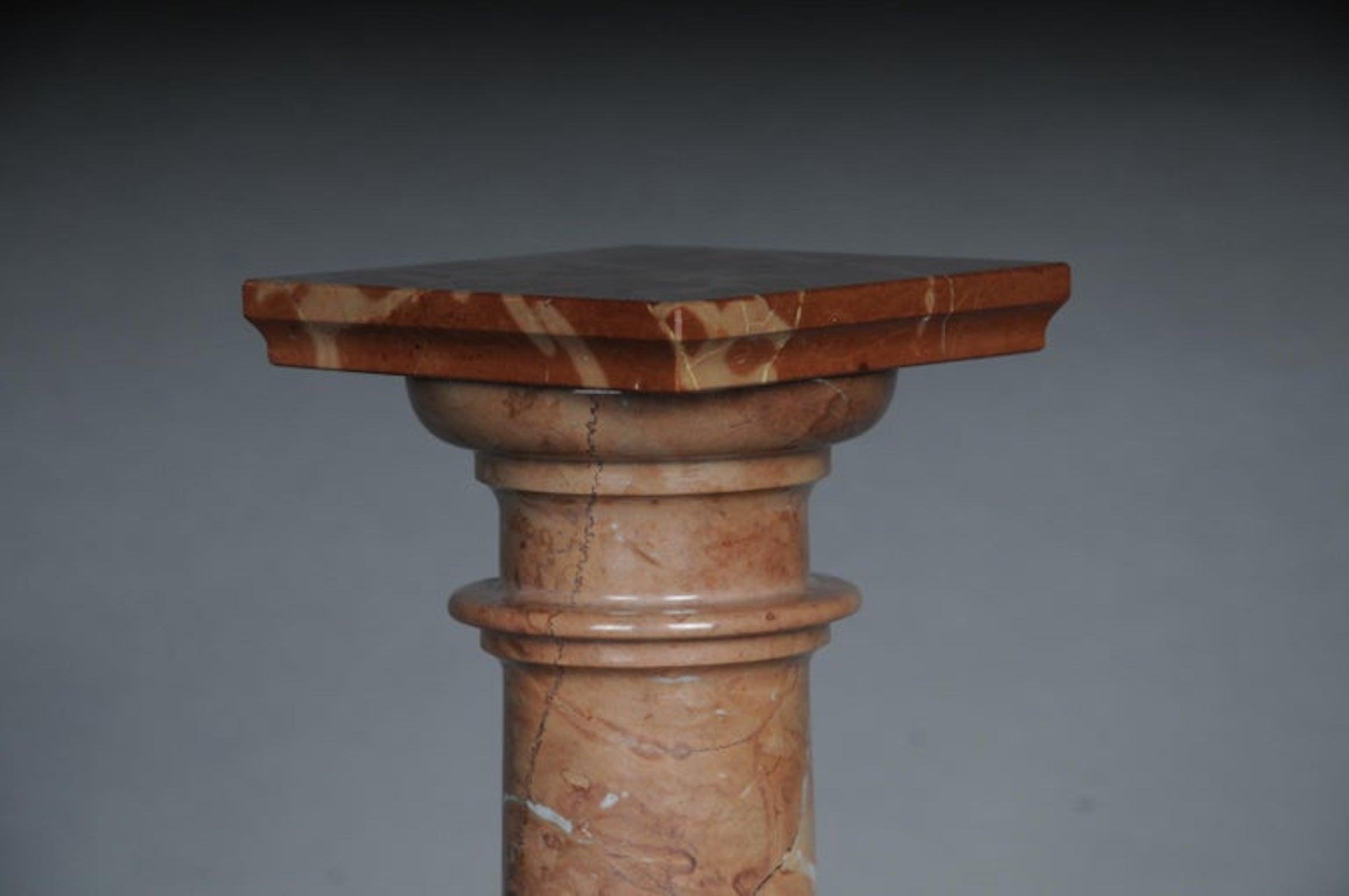 Delicate Marble Column Red Onyx, 20th Century For Sale 5