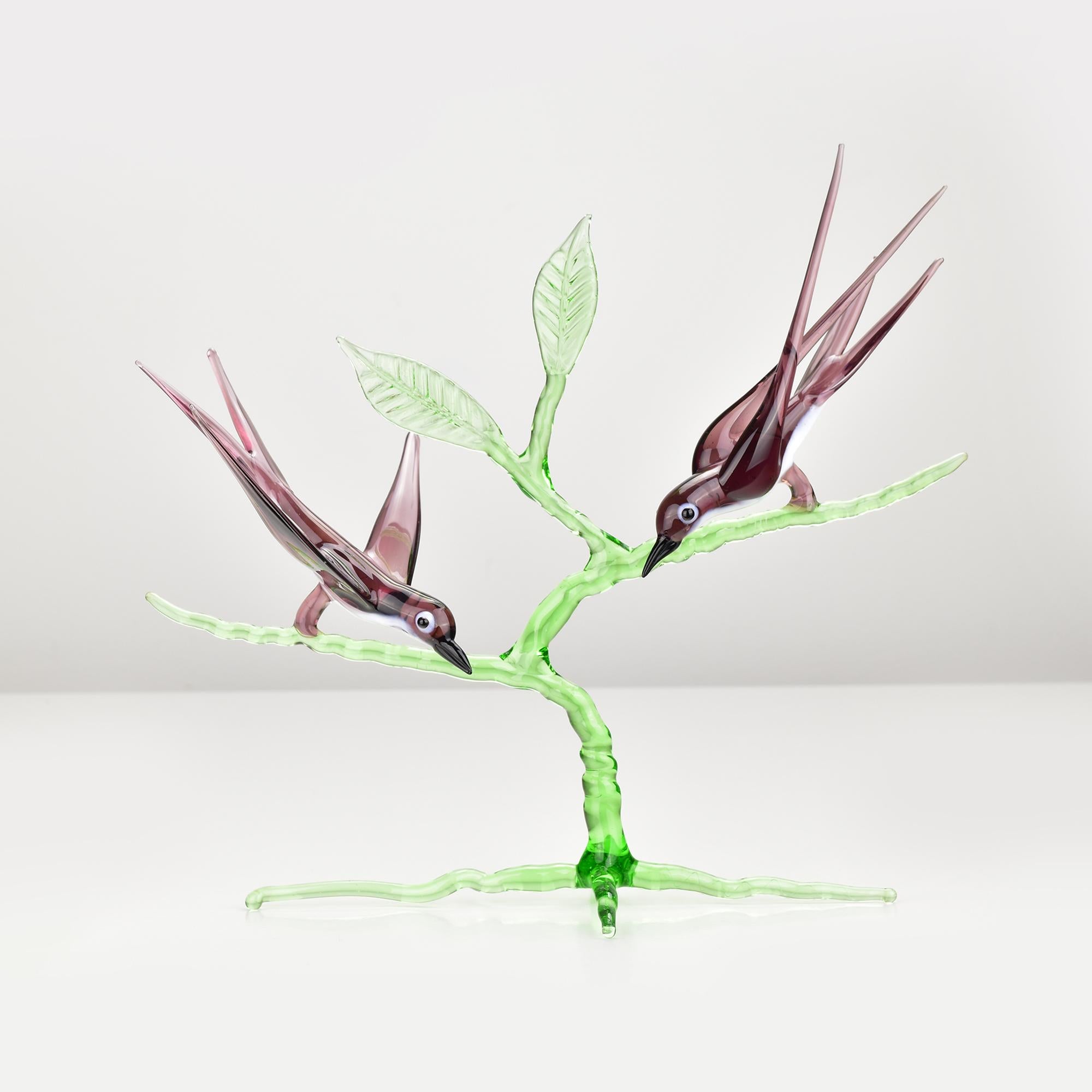 Fait main Delicate Mid Century Murano Art Glass Figurine Sculpture Swallows on a Branch en vente